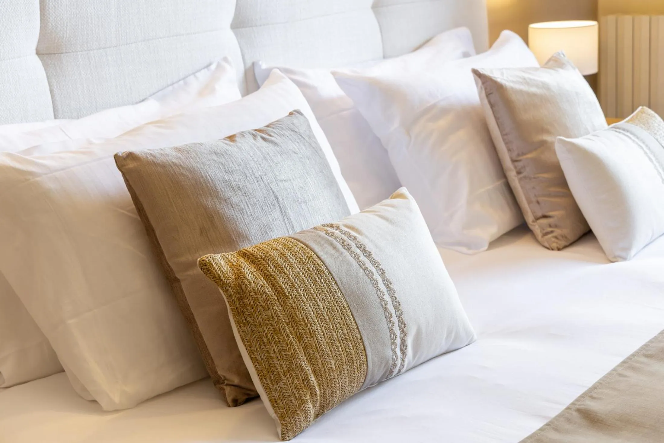 Bed in Hotel Meandro - Lake View