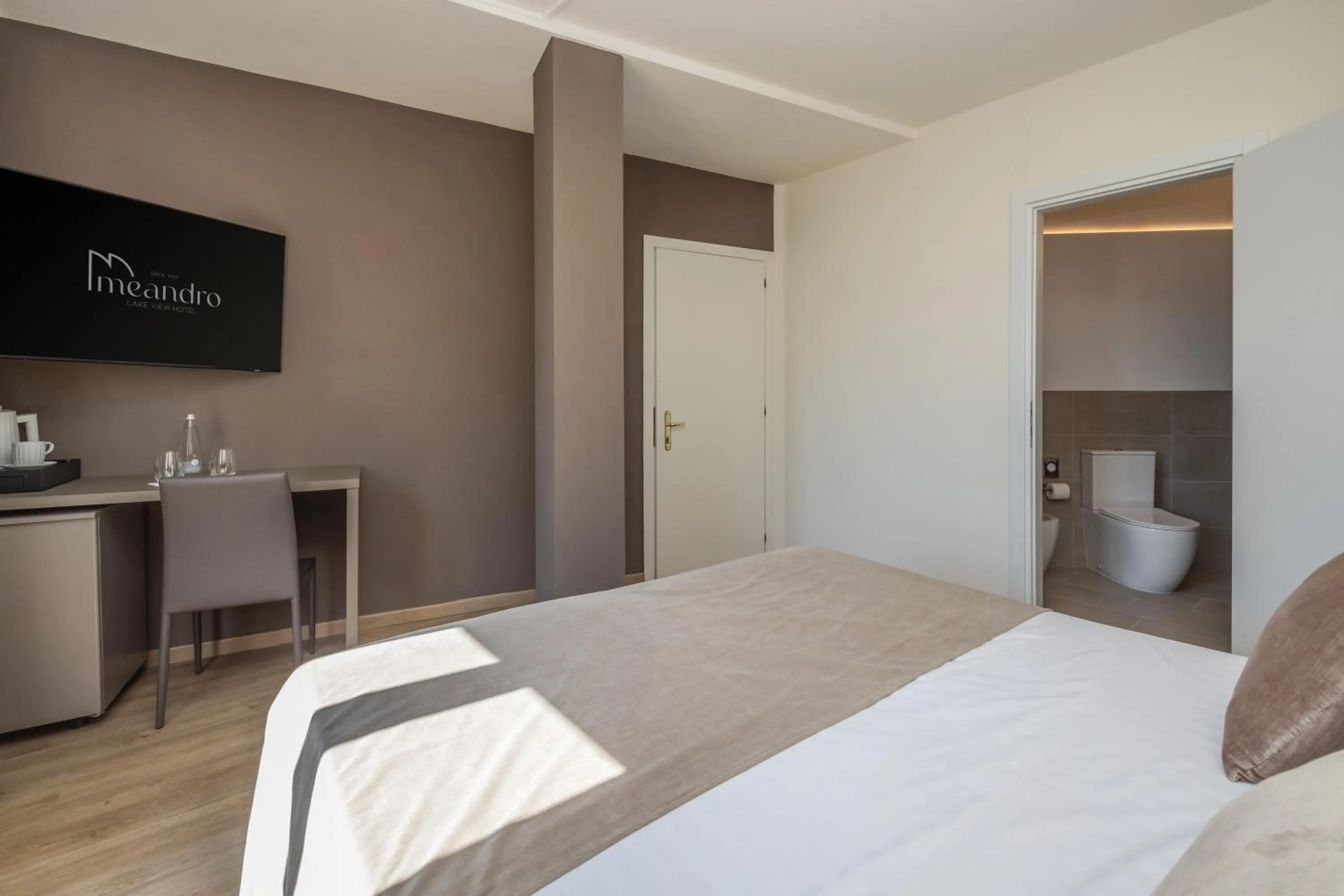 Decorative detail, Bed in Hotel Meandro - Lake View