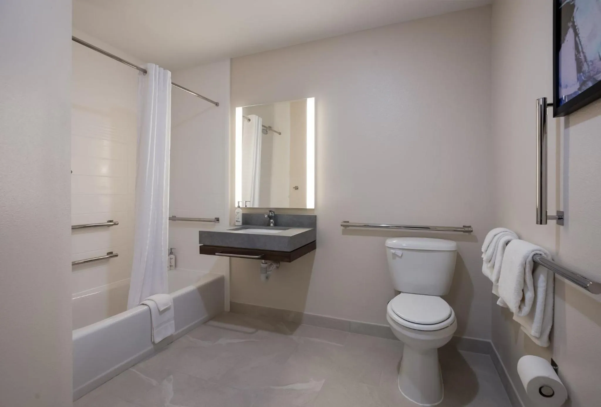 Bathroom in Candlewood Suites Lafayette - River Ranch by IHG