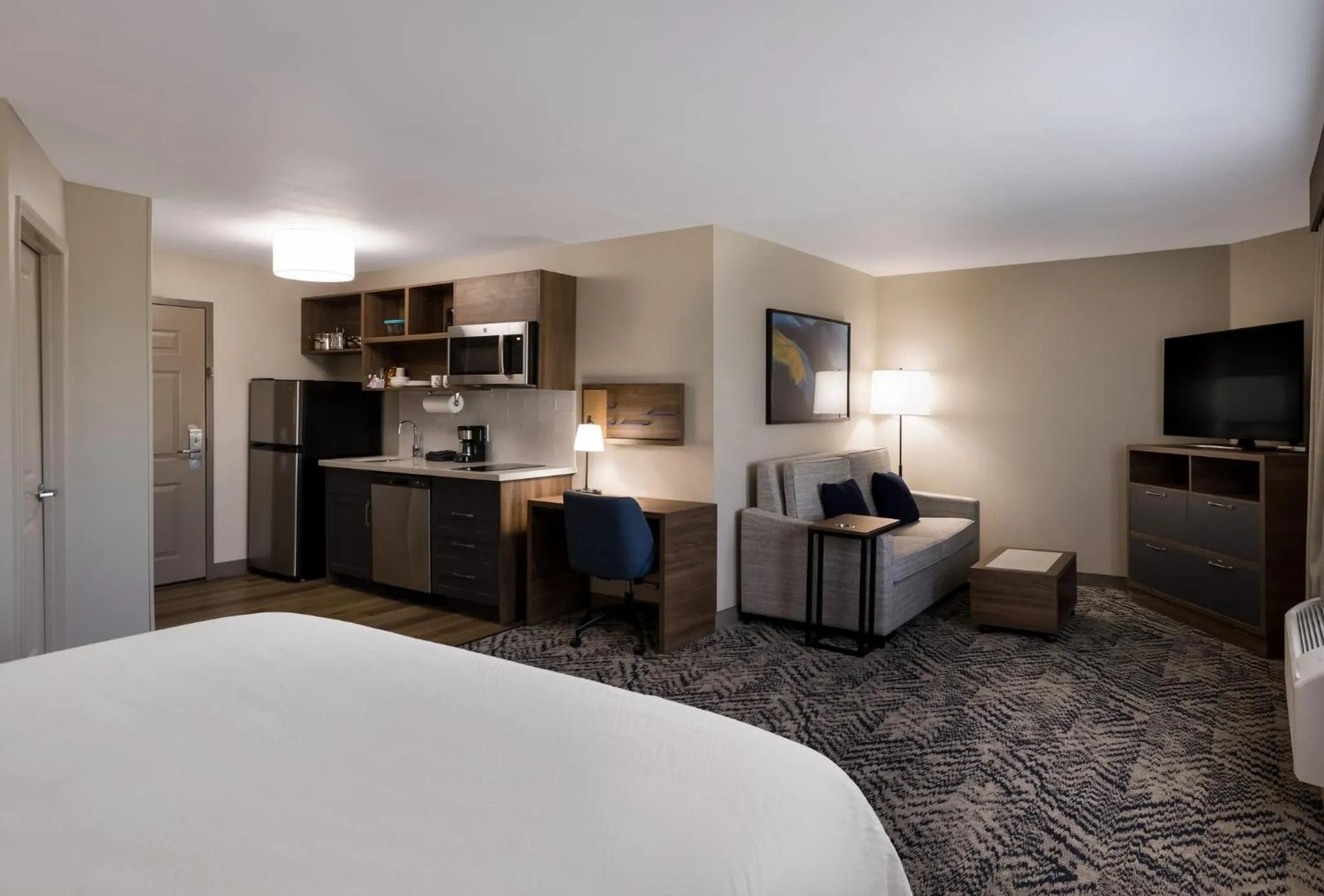 Photo of the whole room, Bed in Candlewood Suites Lafayette - River Ranch by IHG
