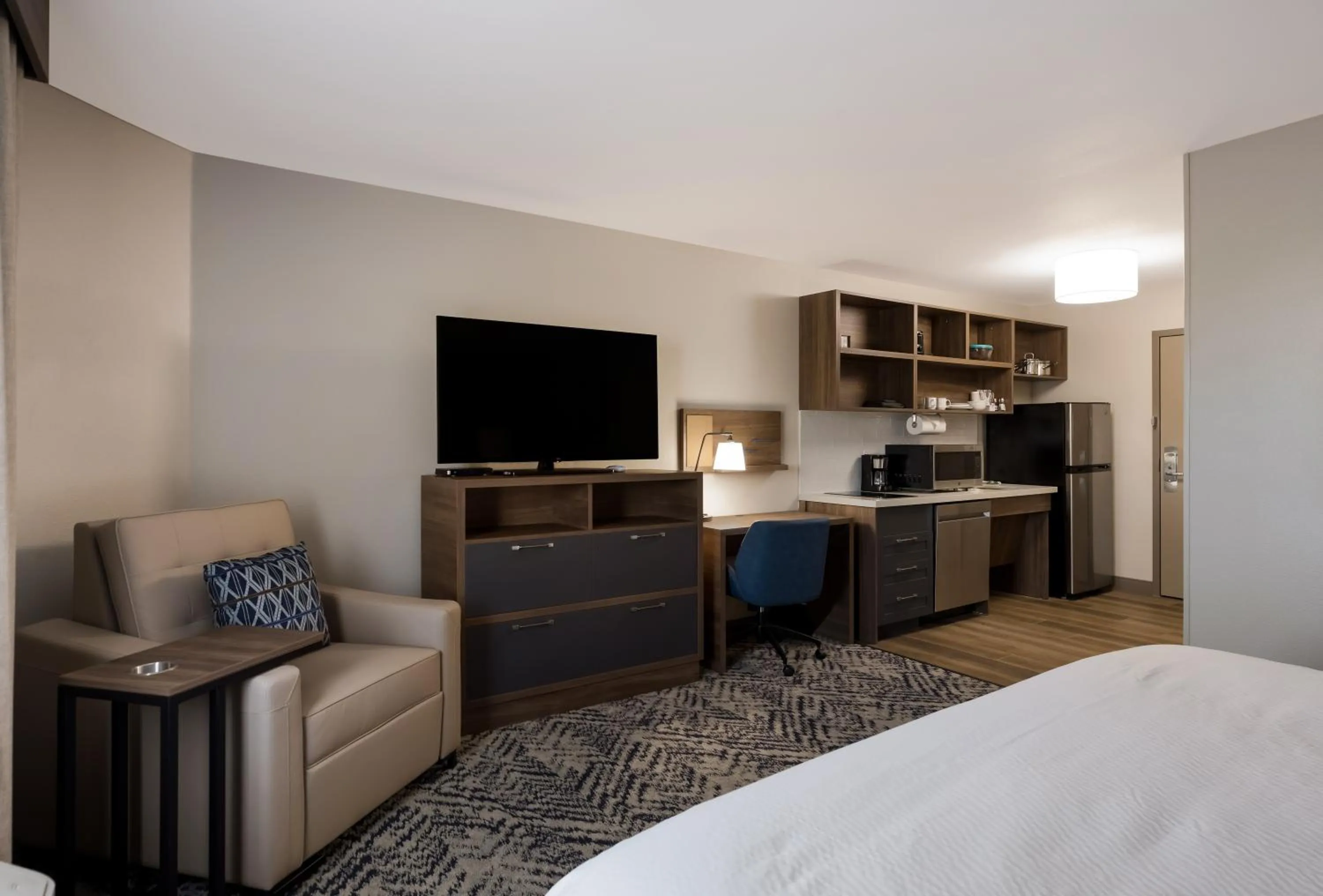 TV and multimedia, Bed in Candlewood Suites Lafayette - River Ranch by IHG