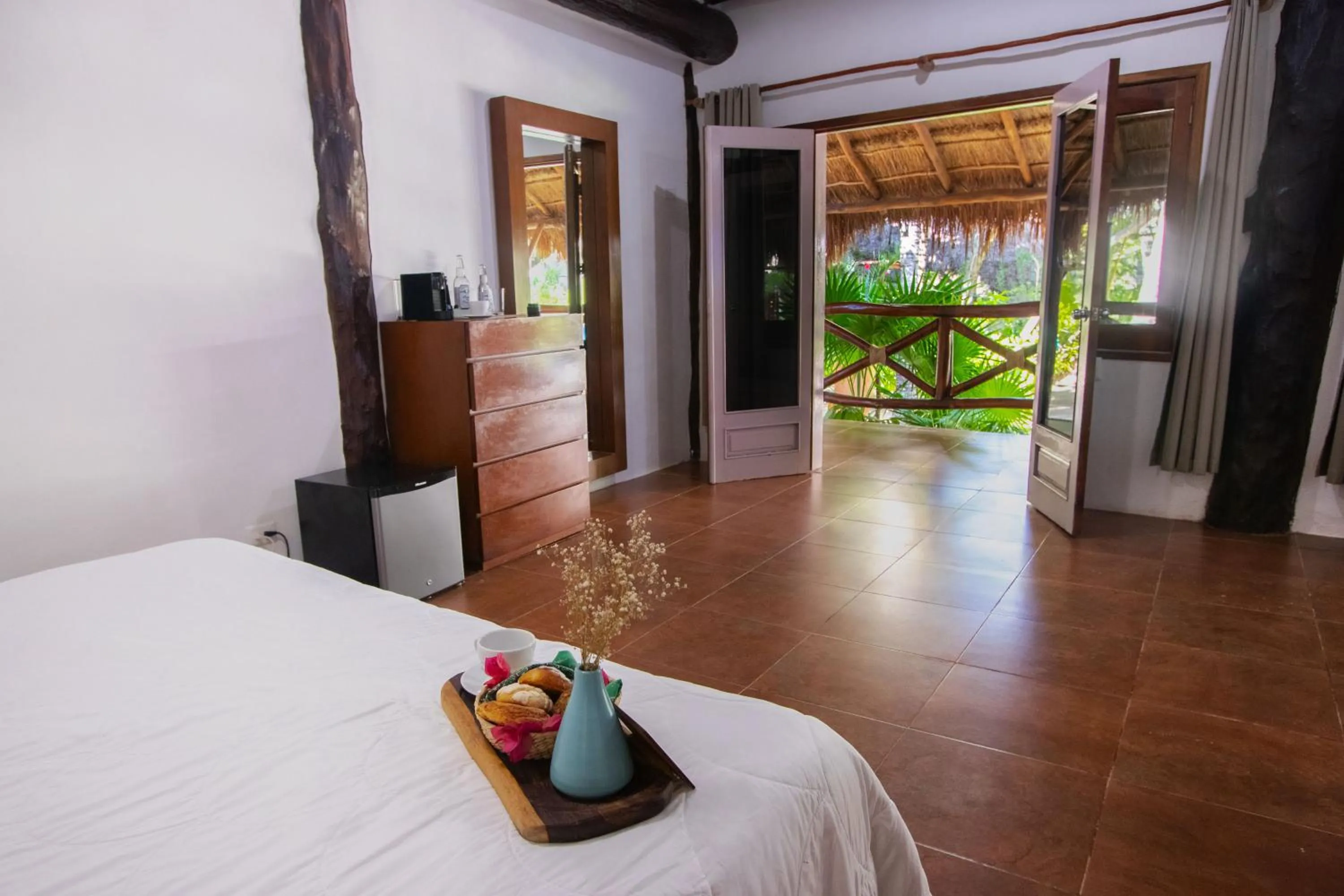 Photo of the whole room, Bed in Hotel Las Nubes Holbox