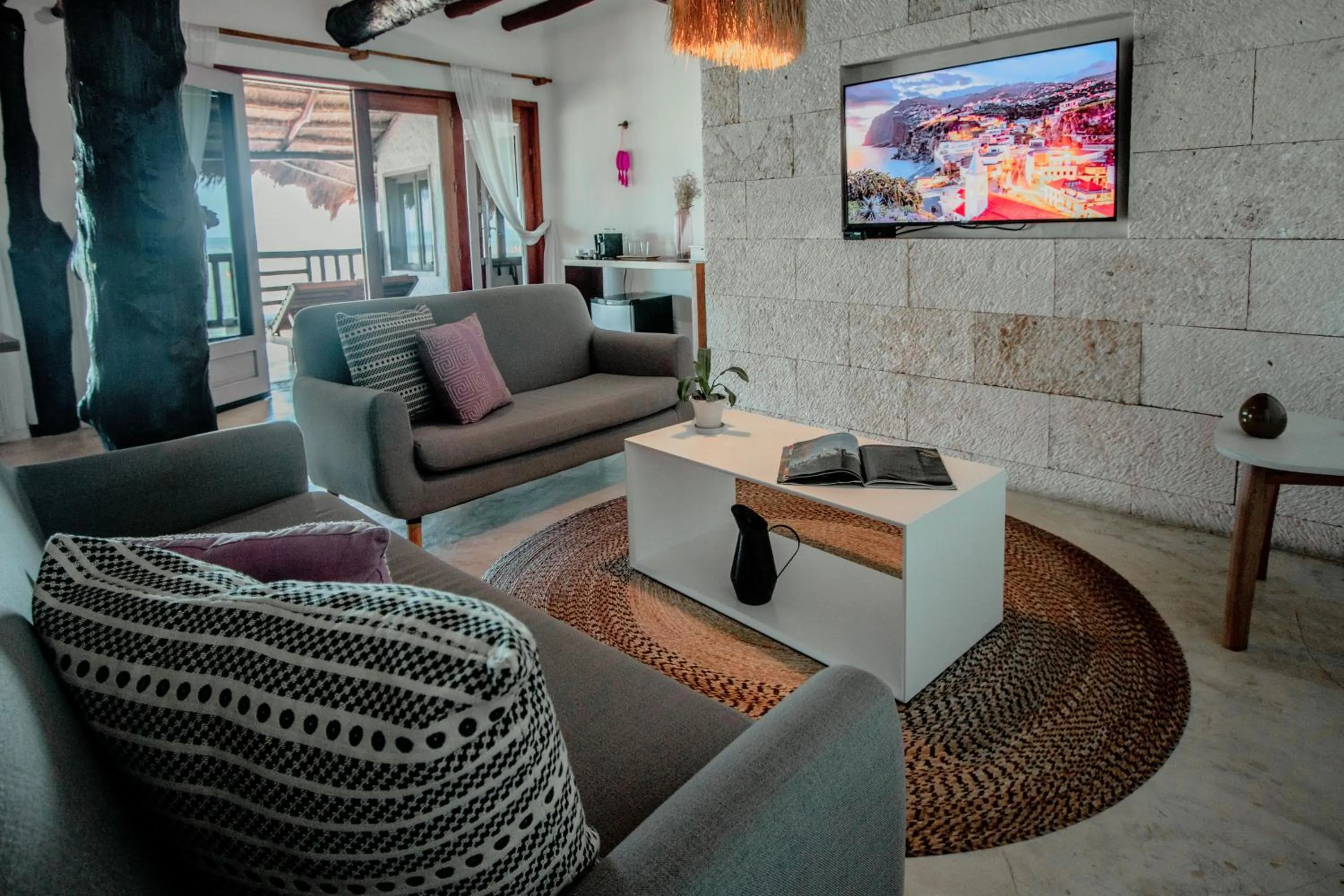 TV and multimedia in Hotel Las Nubes Holbox