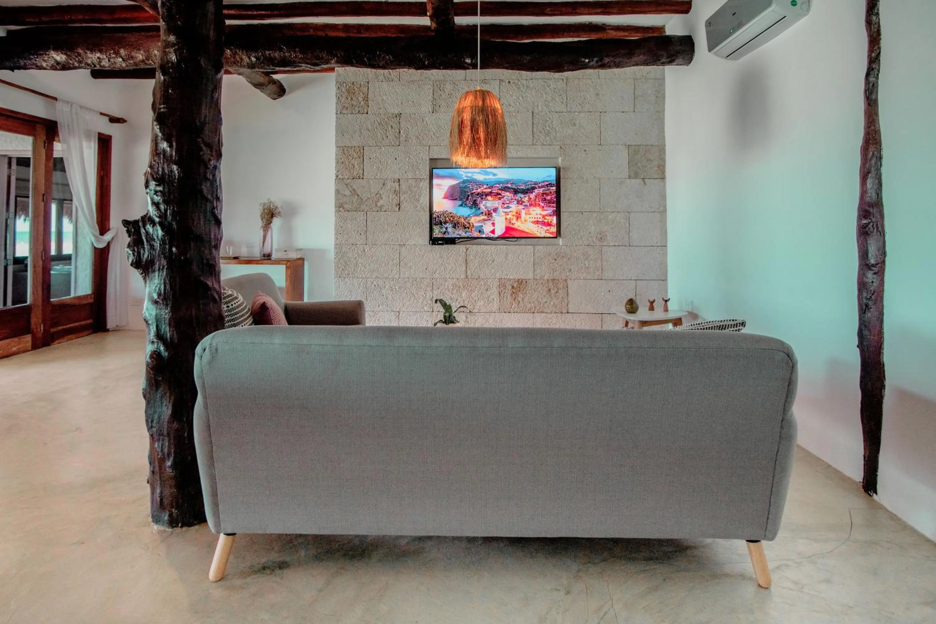 TV and multimedia in Hotel Las Nubes Holbox