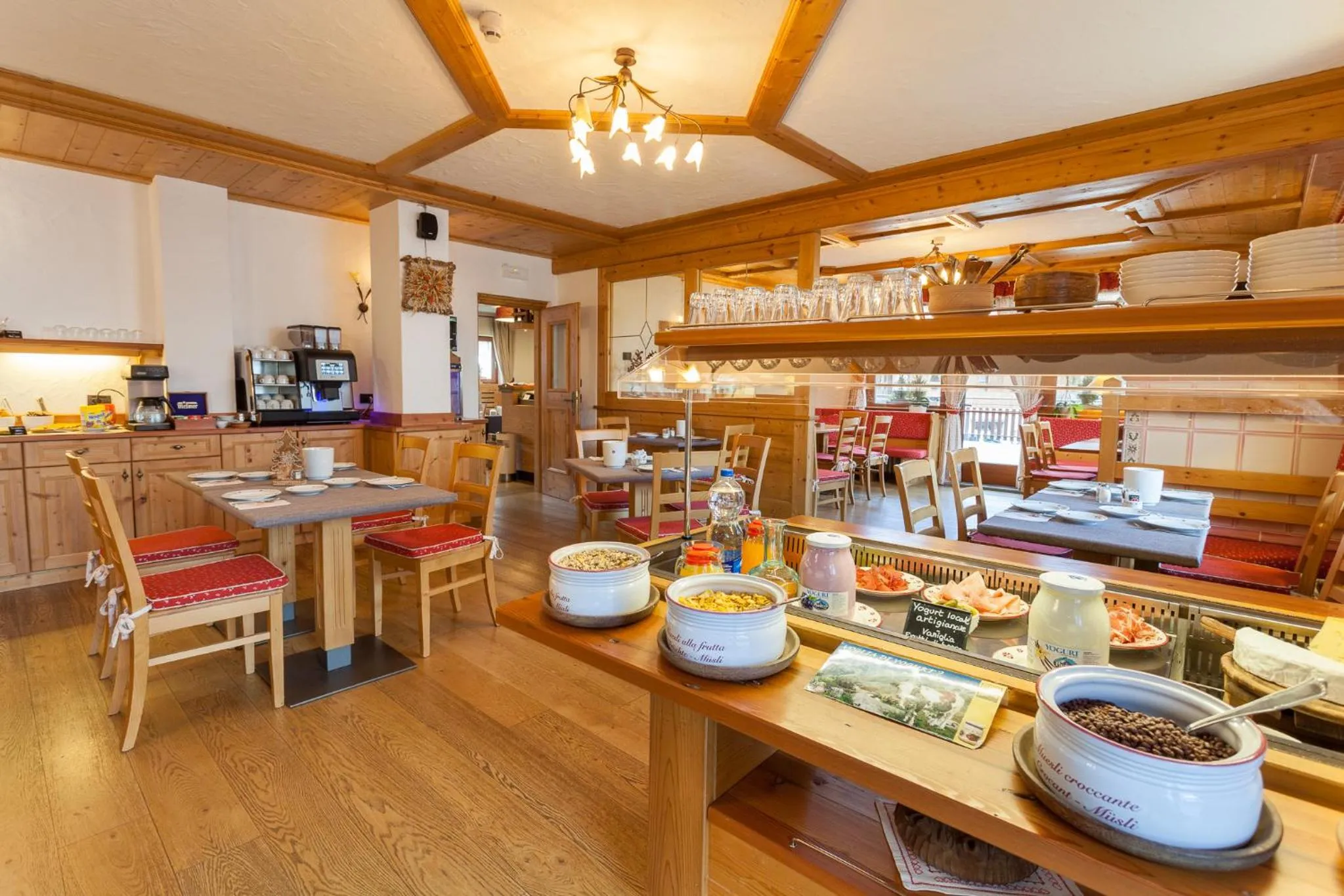 Buffet breakfast in Hotel Vallée Blanche Courmayeur