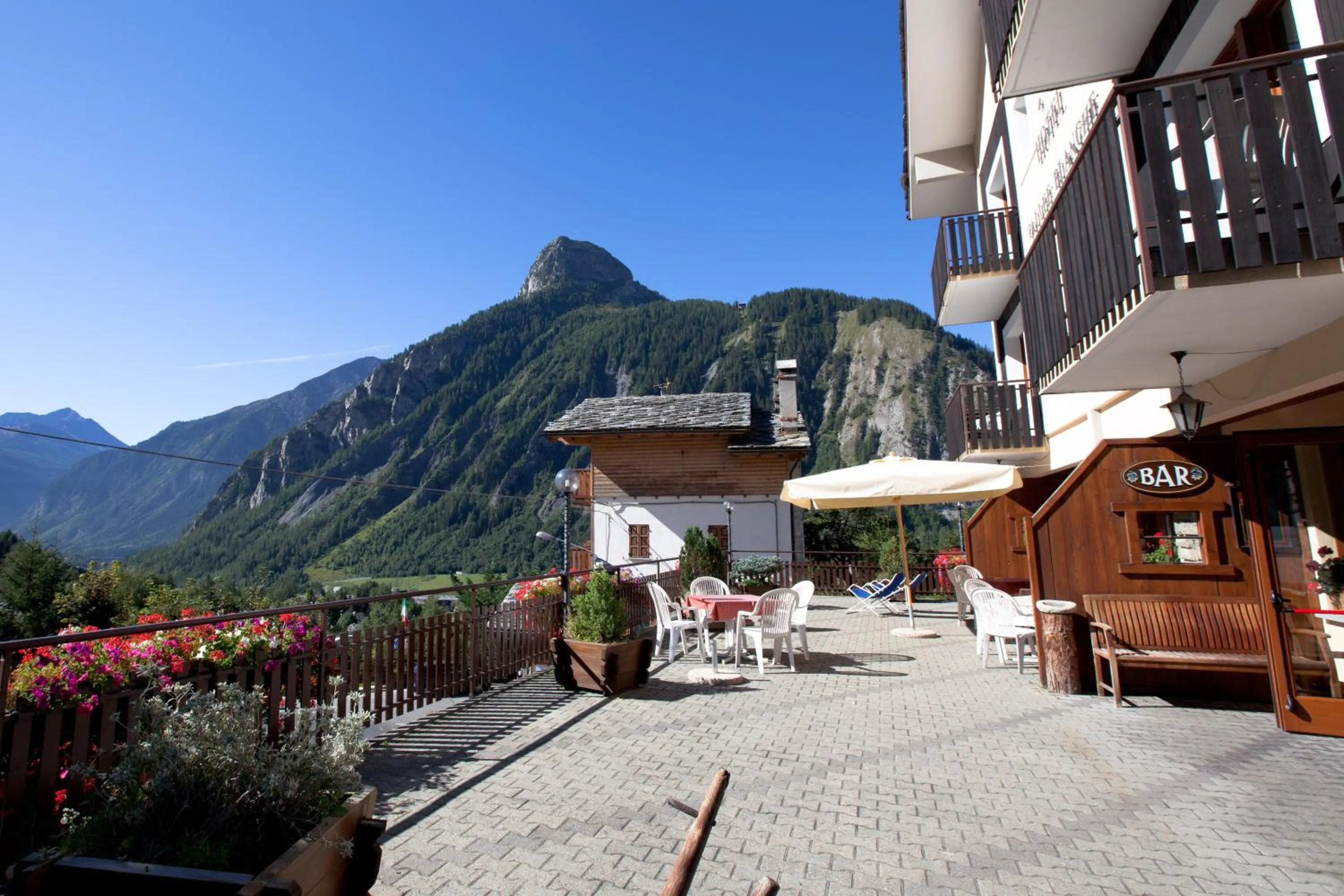 Balcony/Terrace in Hotel Vallée Blanche Courmayeur
