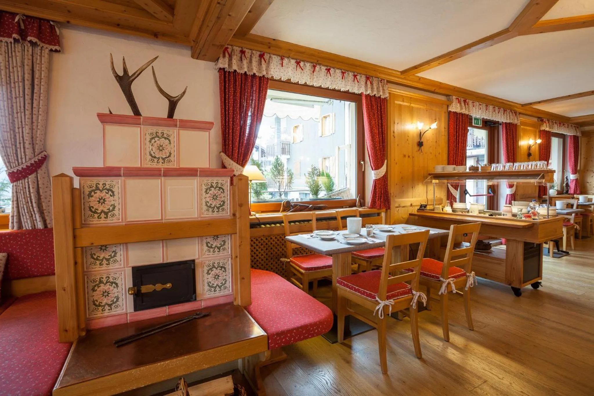 Restaurant/places to eat in Hotel Vallée Blanche Courmayeur