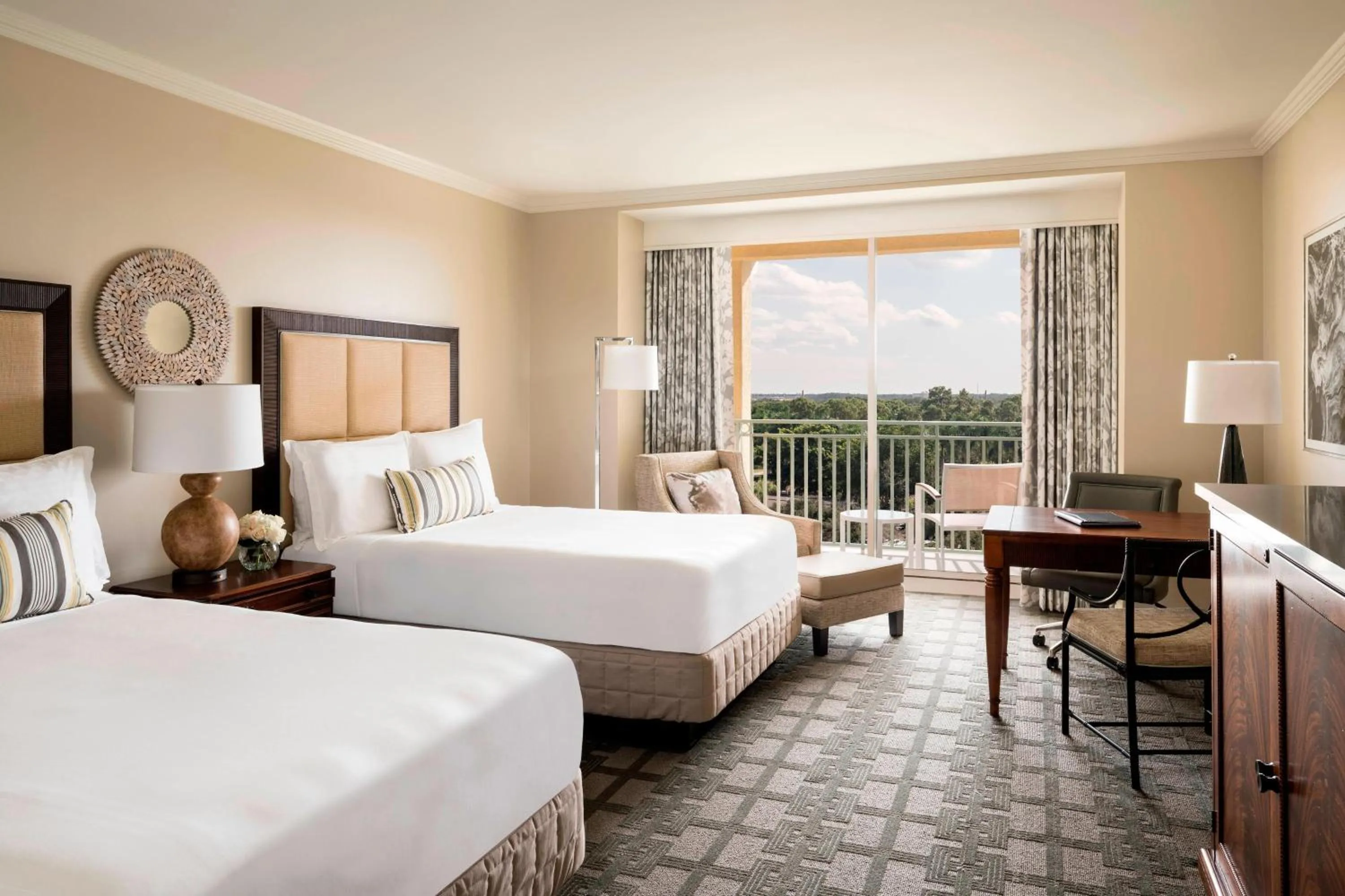 Photo of the whole room, Bed in The Ritz-Carlton Naples, Tiburon