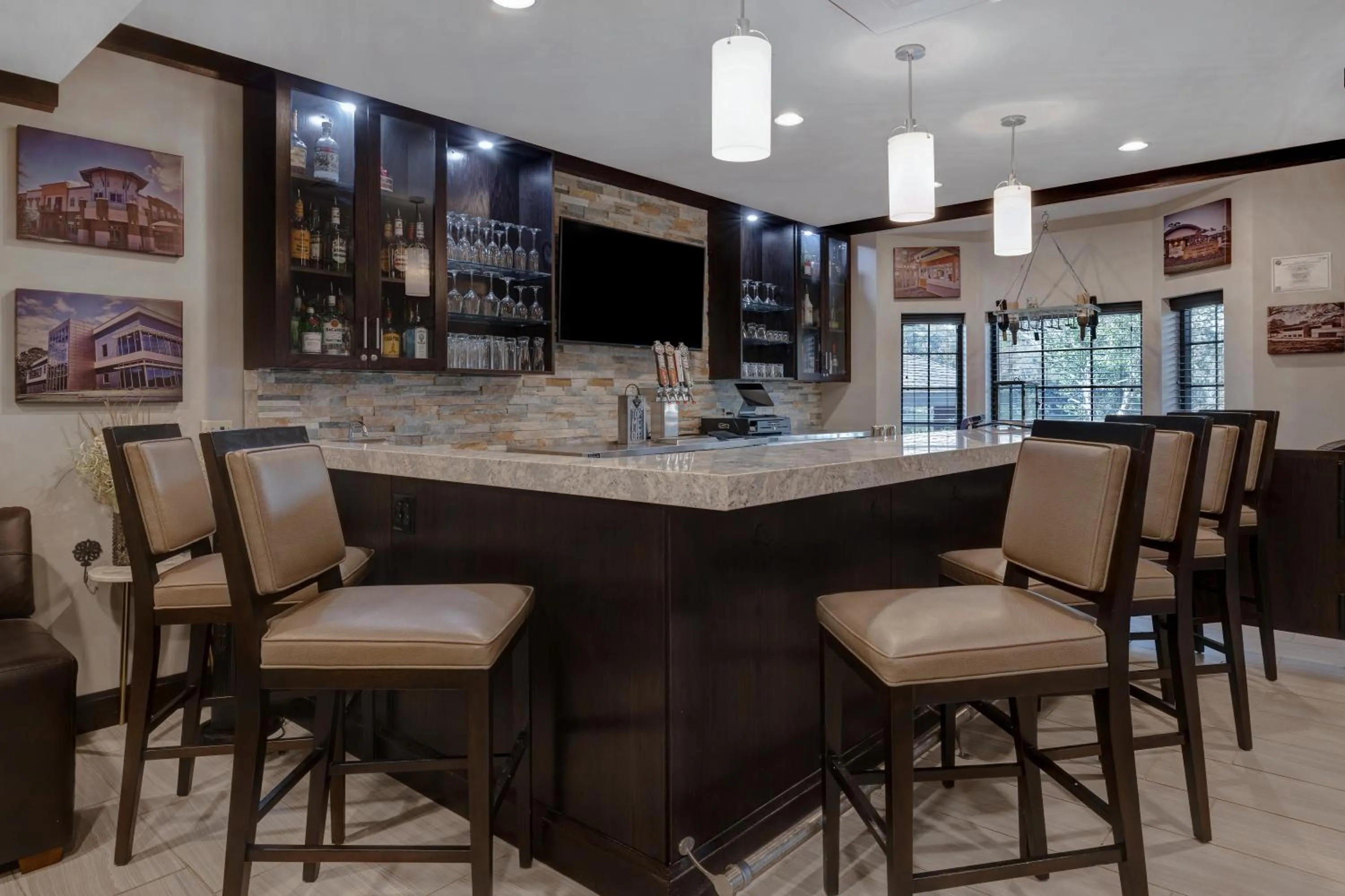 Lounge or bar in Staybridge Suites Tallahassee I-10 East by IHG