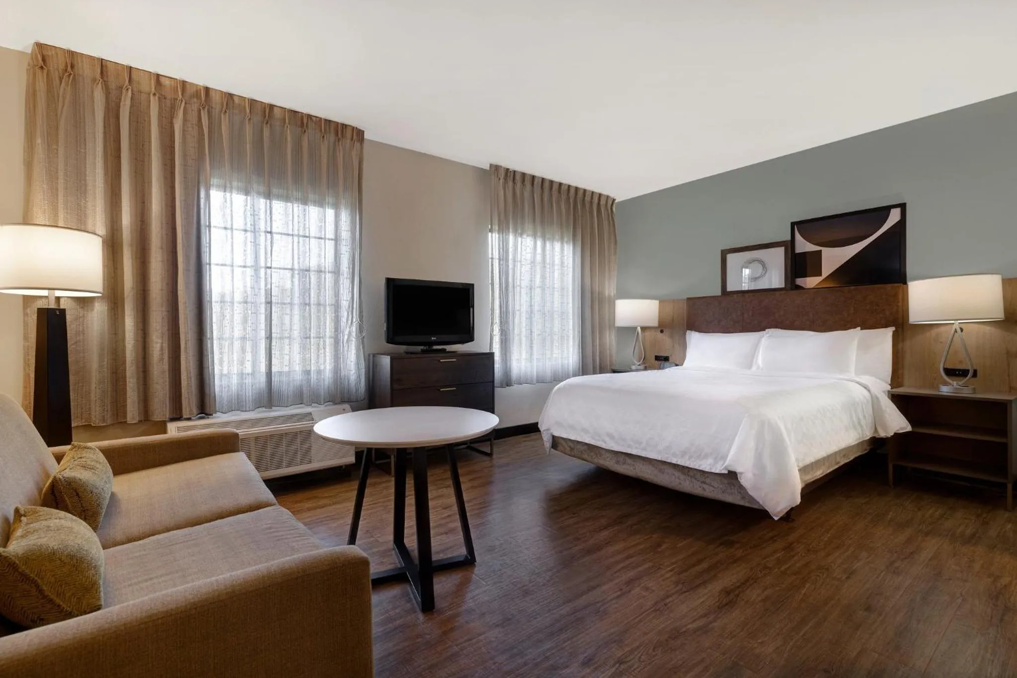 Photo of the whole room, Bed in Staybridge Suites Tallahassee I-10 East by IHG