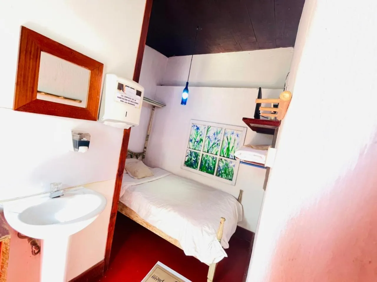 Photo of the whole room in Hotel Casa Chapultepec