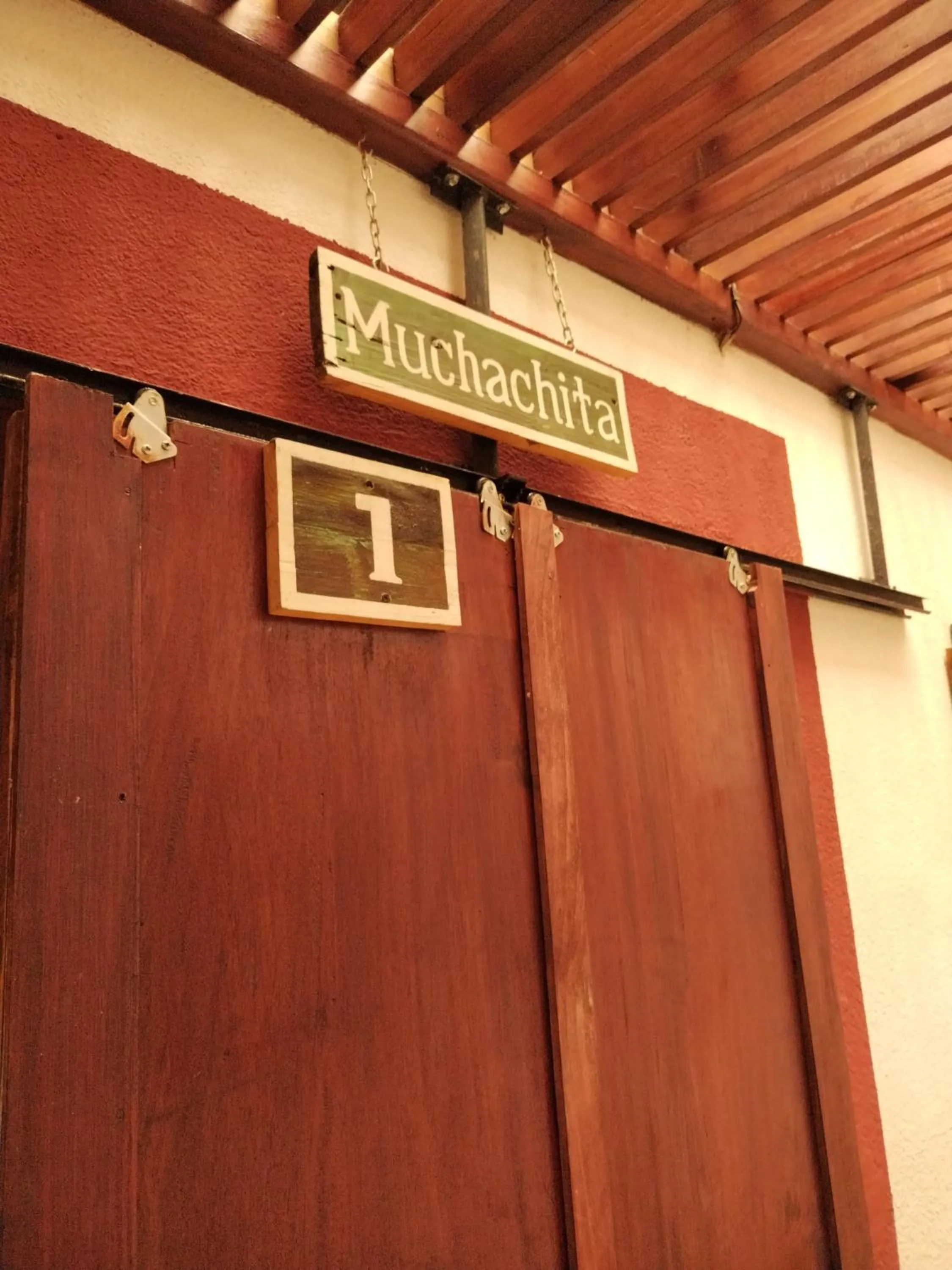 Text overlay in Hotel Casa Chapultepec