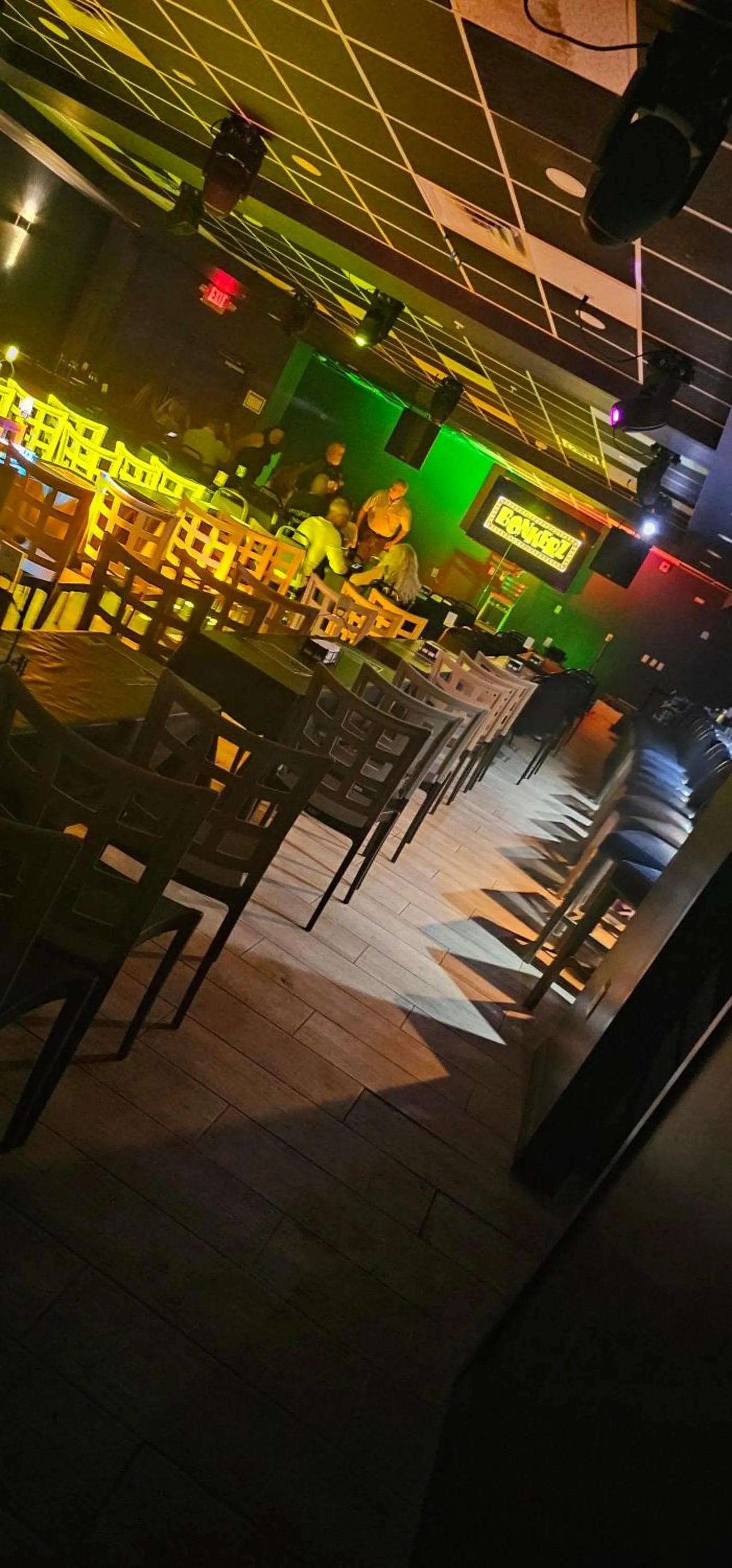 Restaurant/places to eat in Opal Hotel & Suites