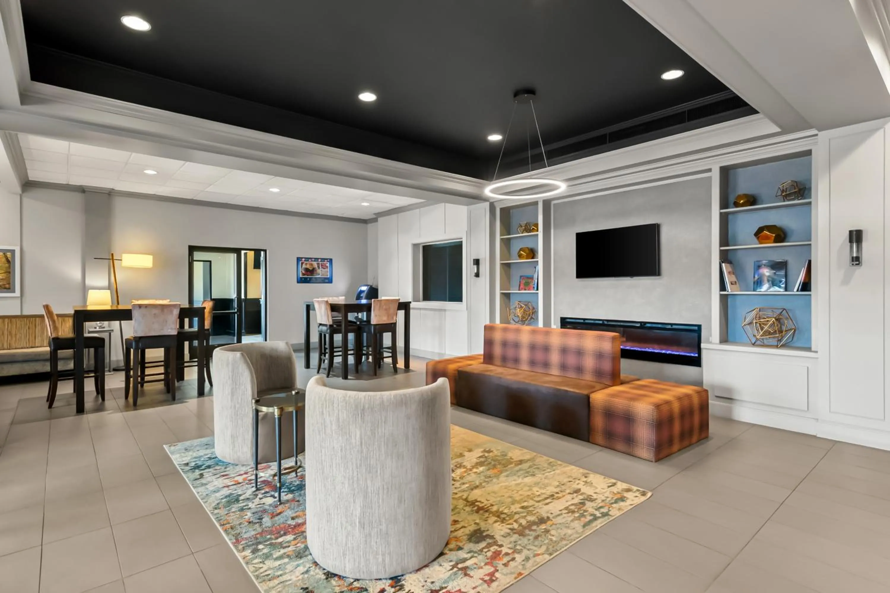 Lobby or reception in Clarion Inn North Haven - New Haven North