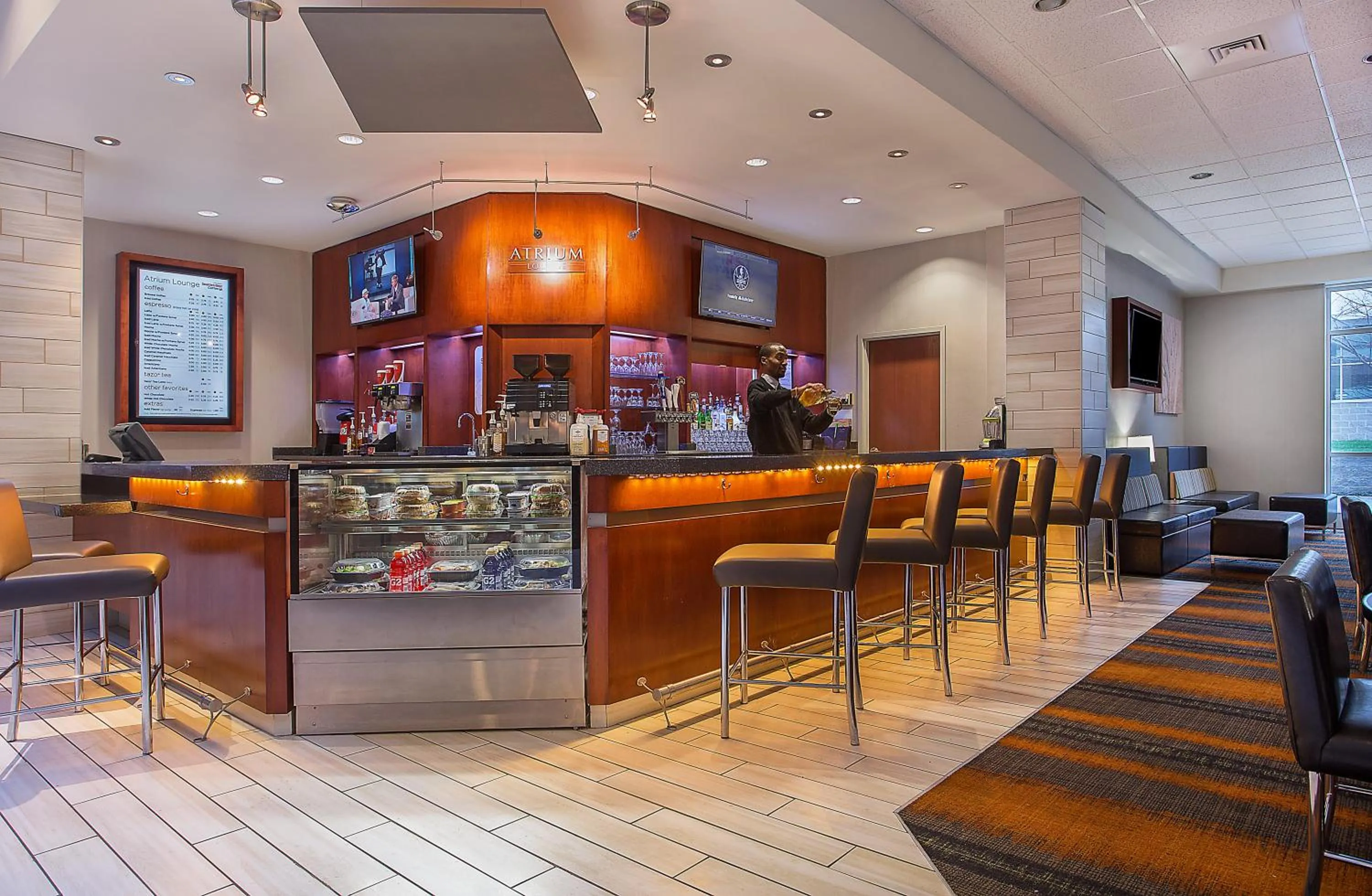 Lounge or bar in Holiday Inn University Plaza-Bowling Green by IHG