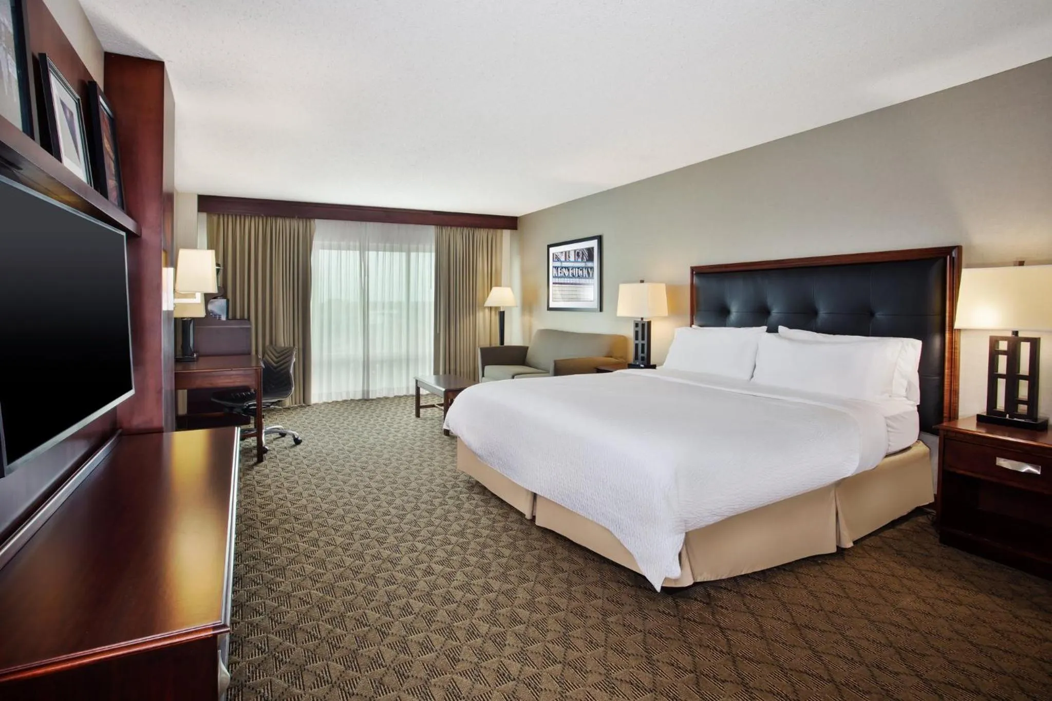 Photo of the whole room, Bed in Holiday Inn University Plaza-Bowling Green by IHG