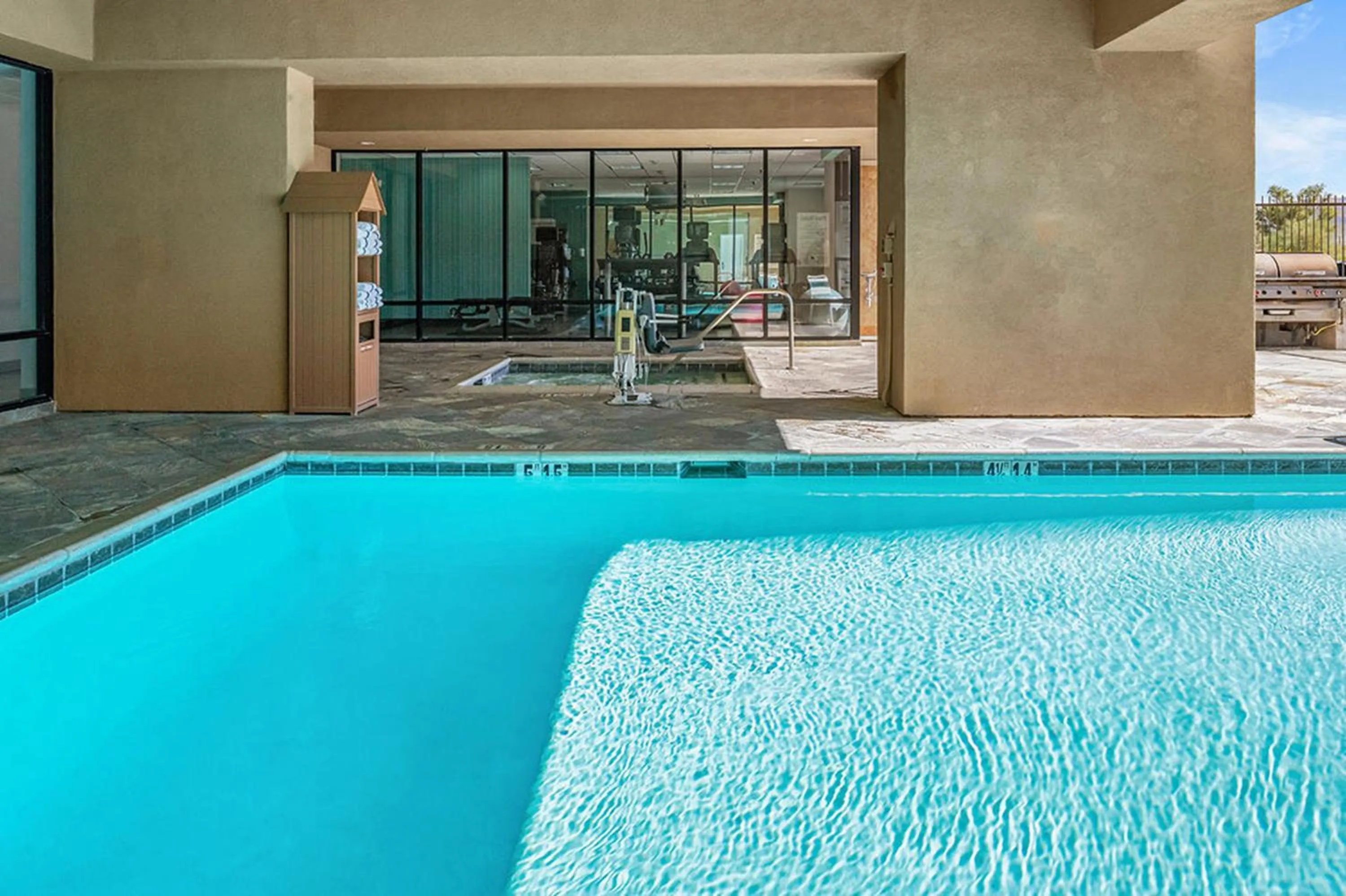 Swimming pool in Holiday Inn Express Hotel & Suites Twentynine Palms by IHG