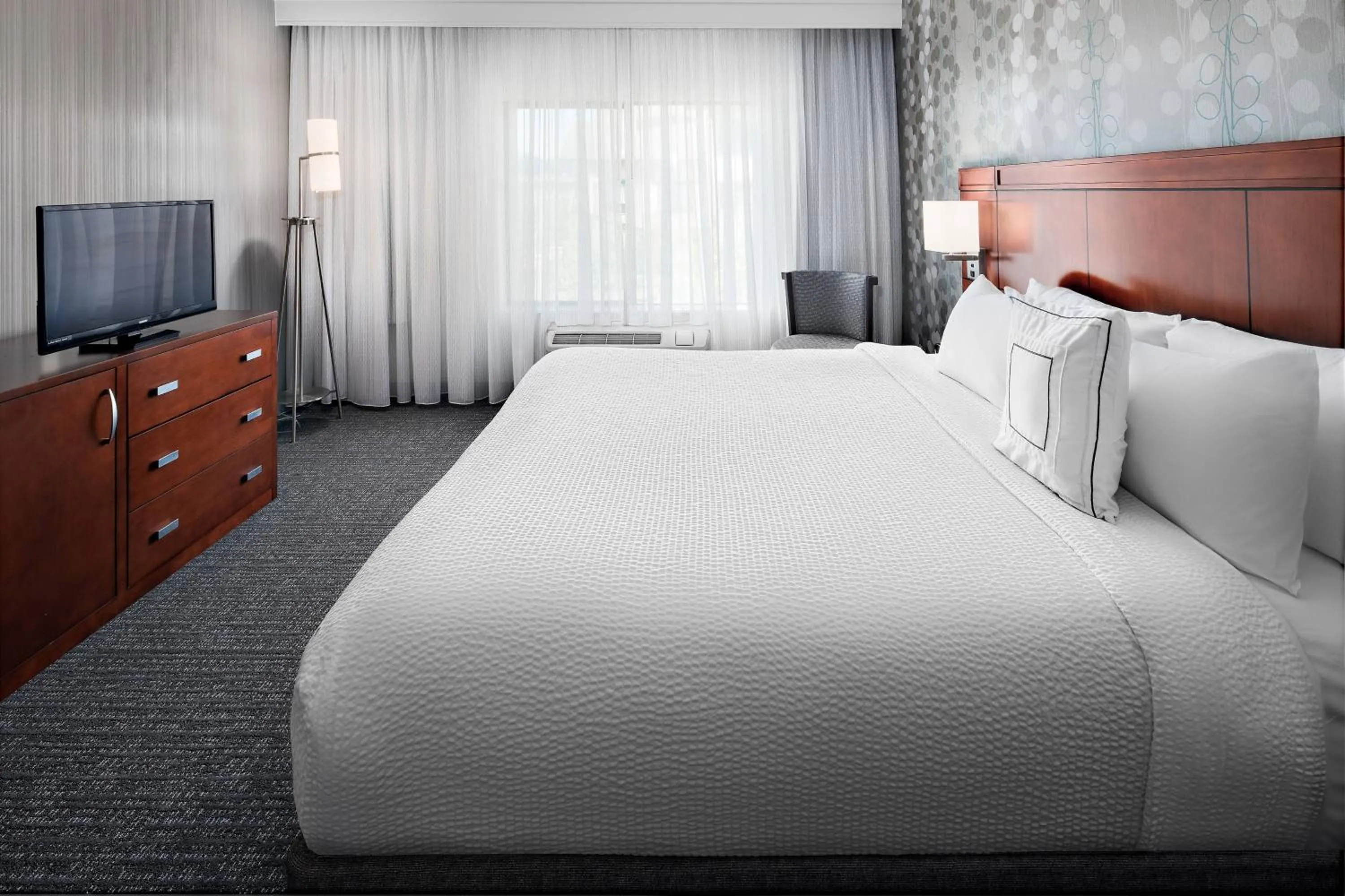 Bedroom, Bed in Courtyard Flagstaff