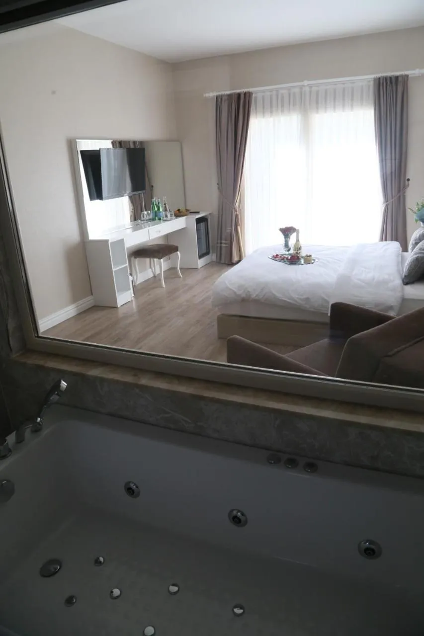 Bed in Alaçatı The Design Hotel