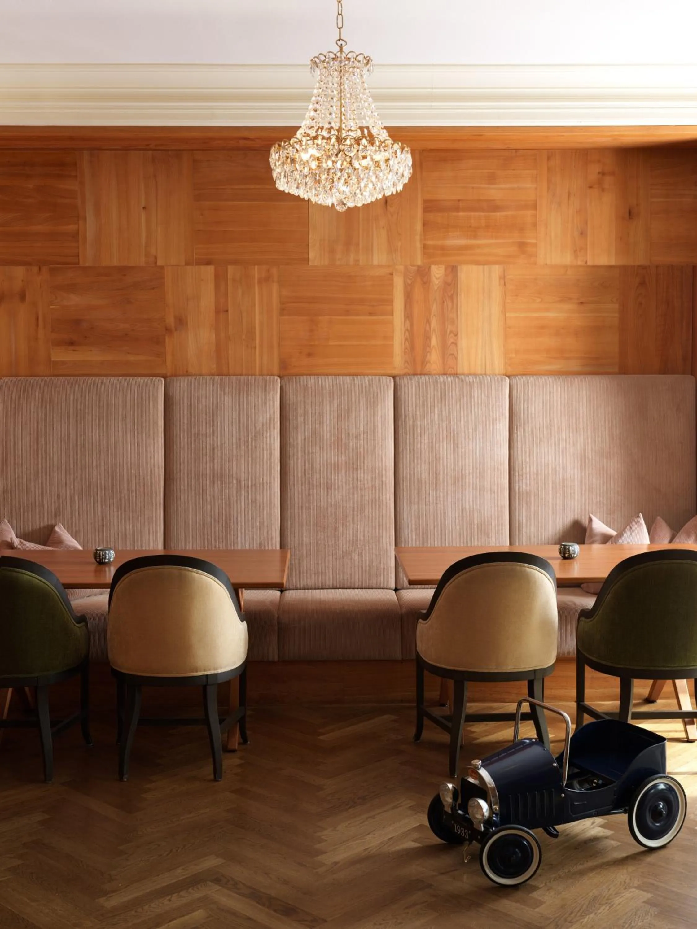 Restaurant/places to eat in Beausite Park Hotel & Spa