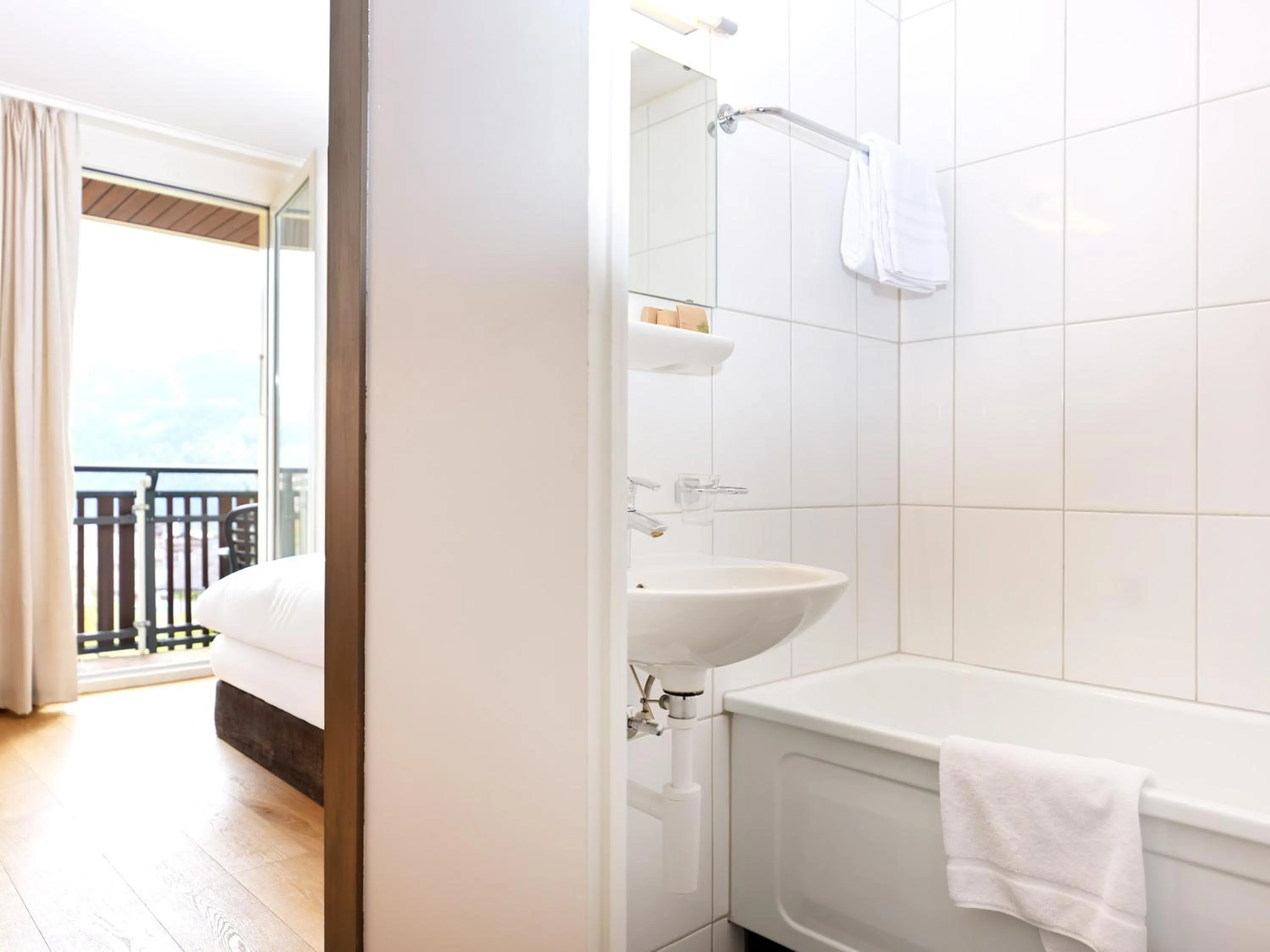 Bathroom, Bed in Beausite Park Hotel & Spa