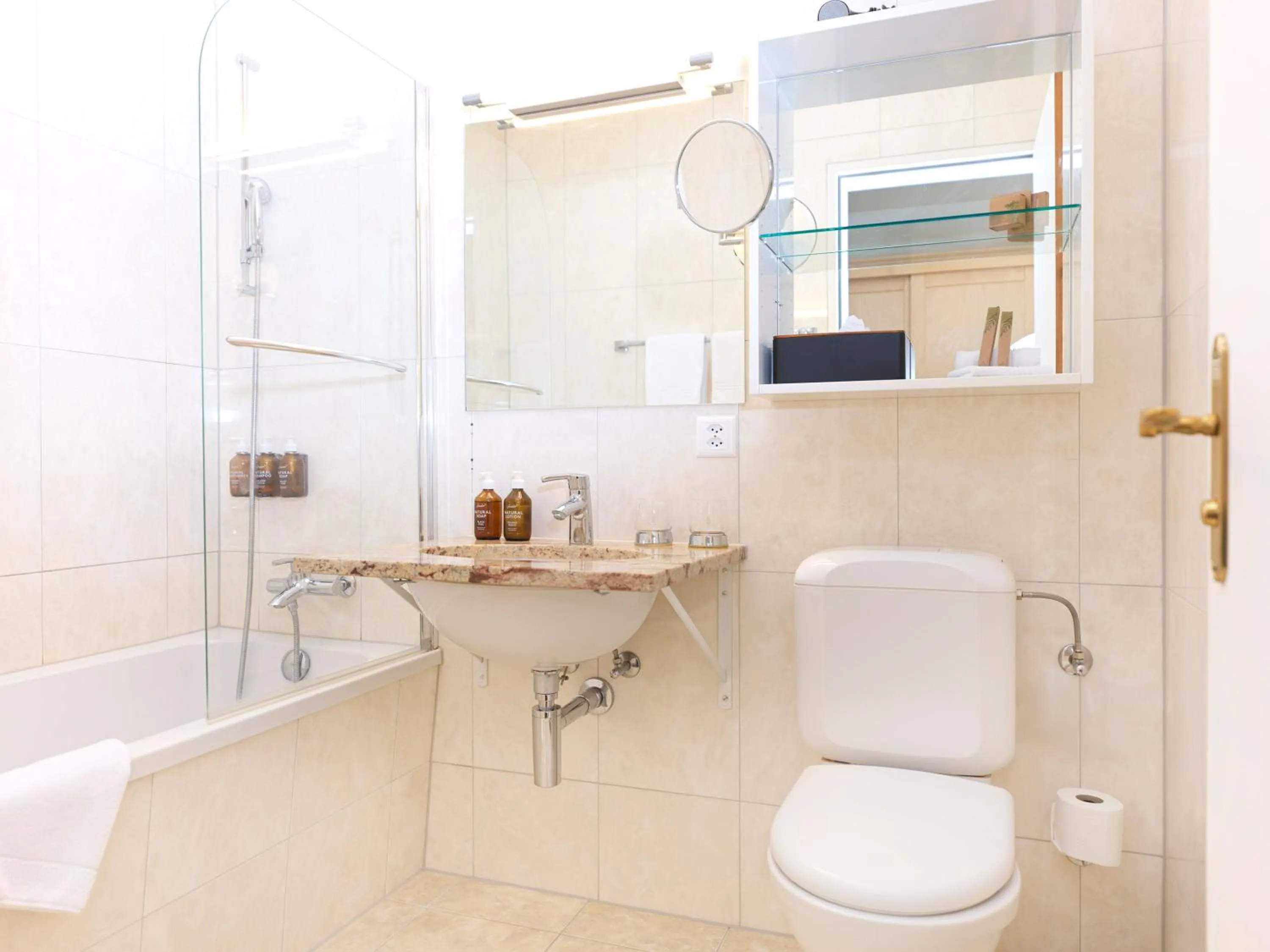 Bathroom in Beausite Park Hotel & Spa