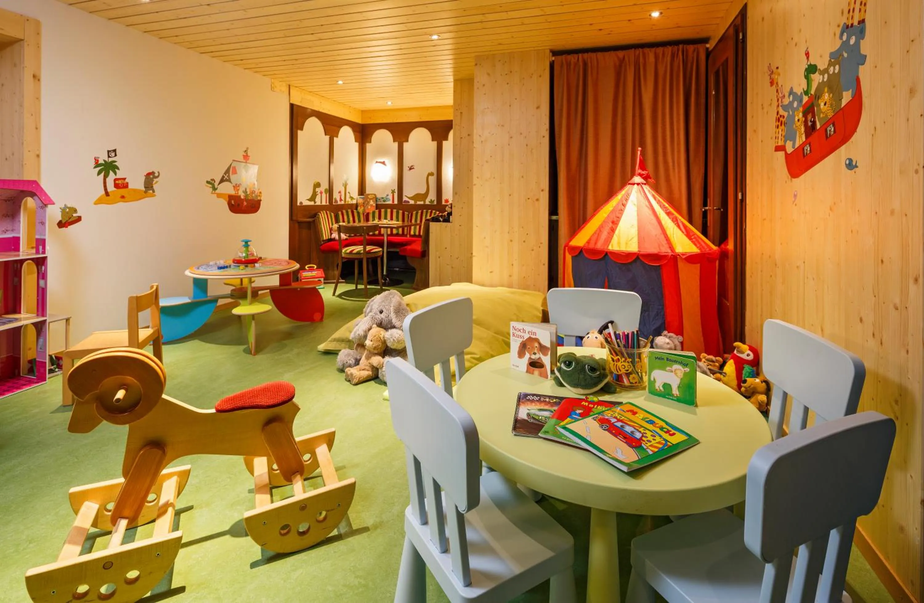 Family in Beausite Park Hotel & Spa