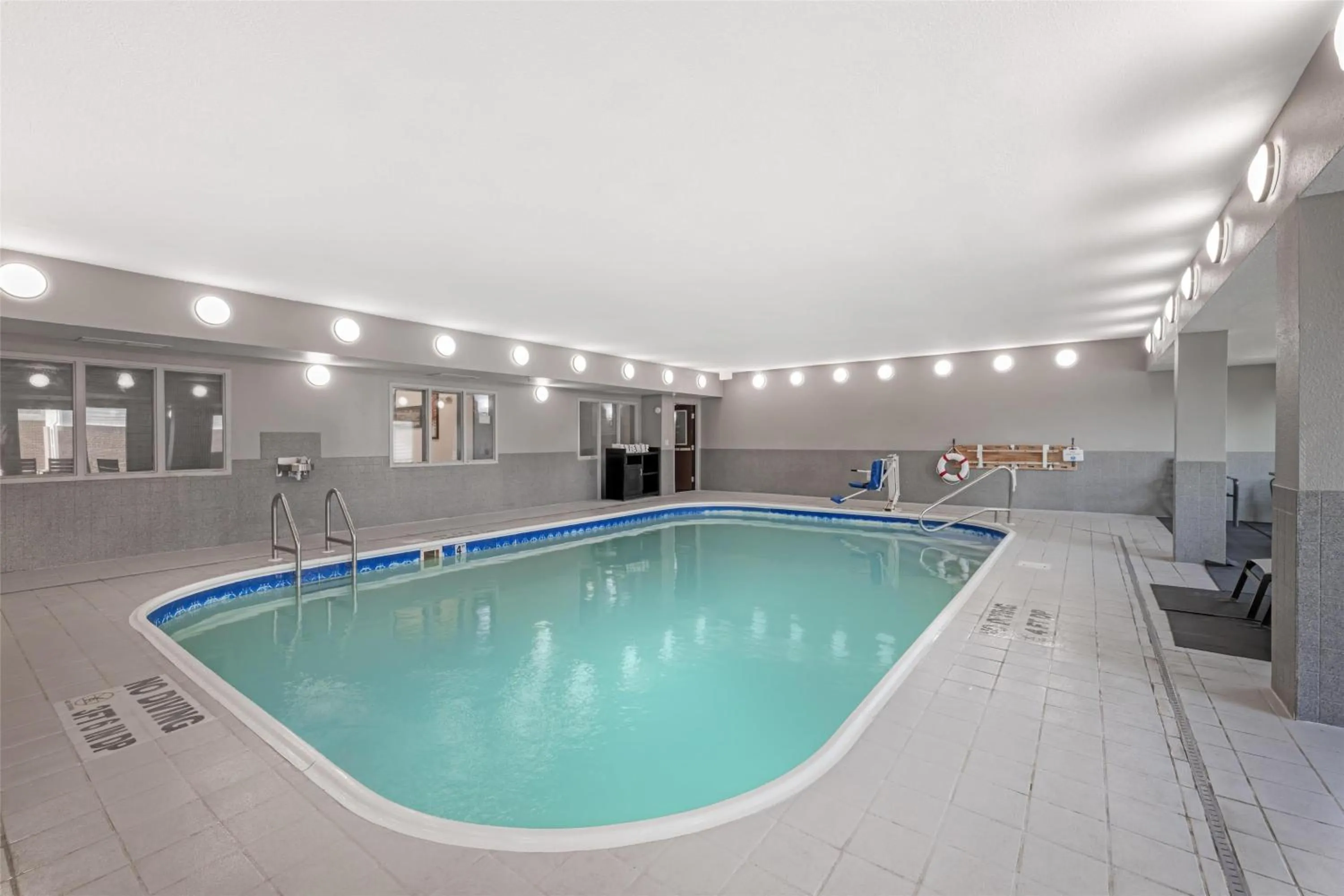 Pool view in Best Western Independence Kansas City