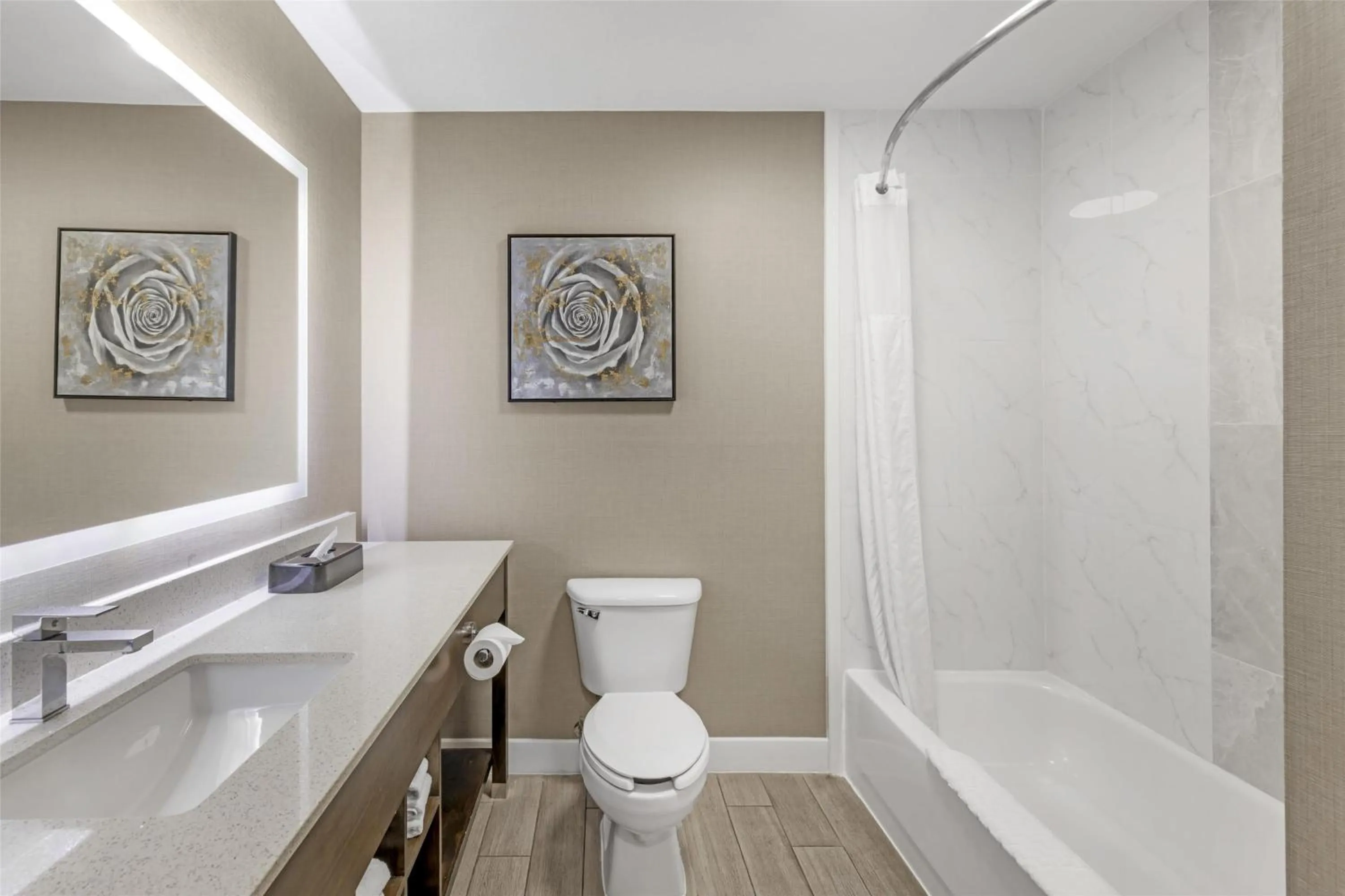 Bathroom in Best Western Independence Kansas City