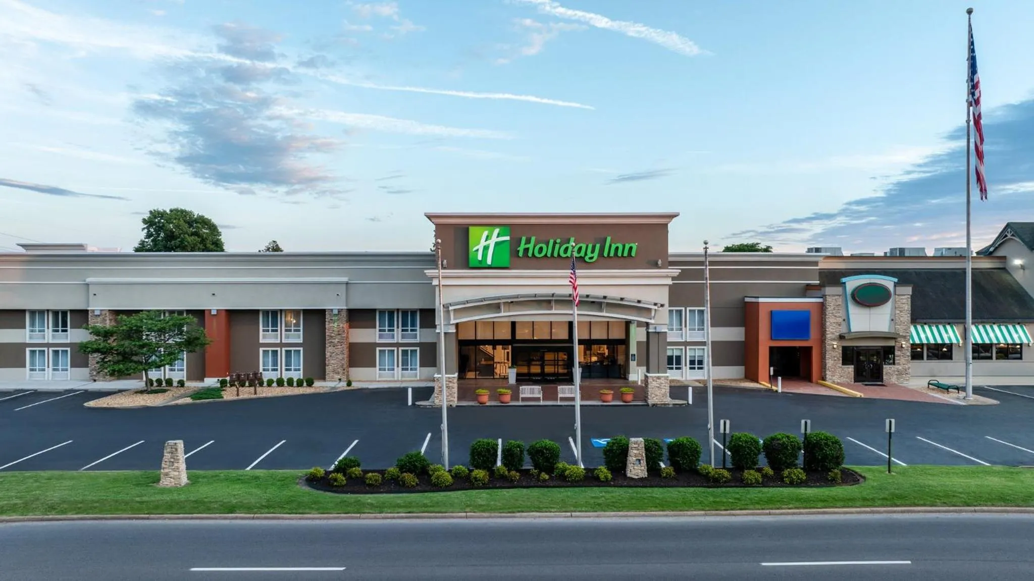 Property building in Holiday Inn Blytheville by IHG