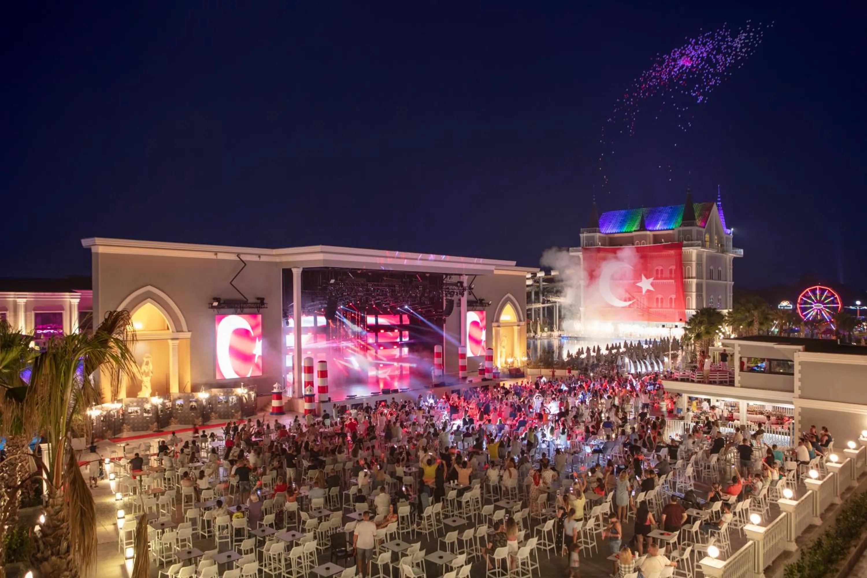 Evening entertainment in Granada Luxury Belek - Family Kids Concept