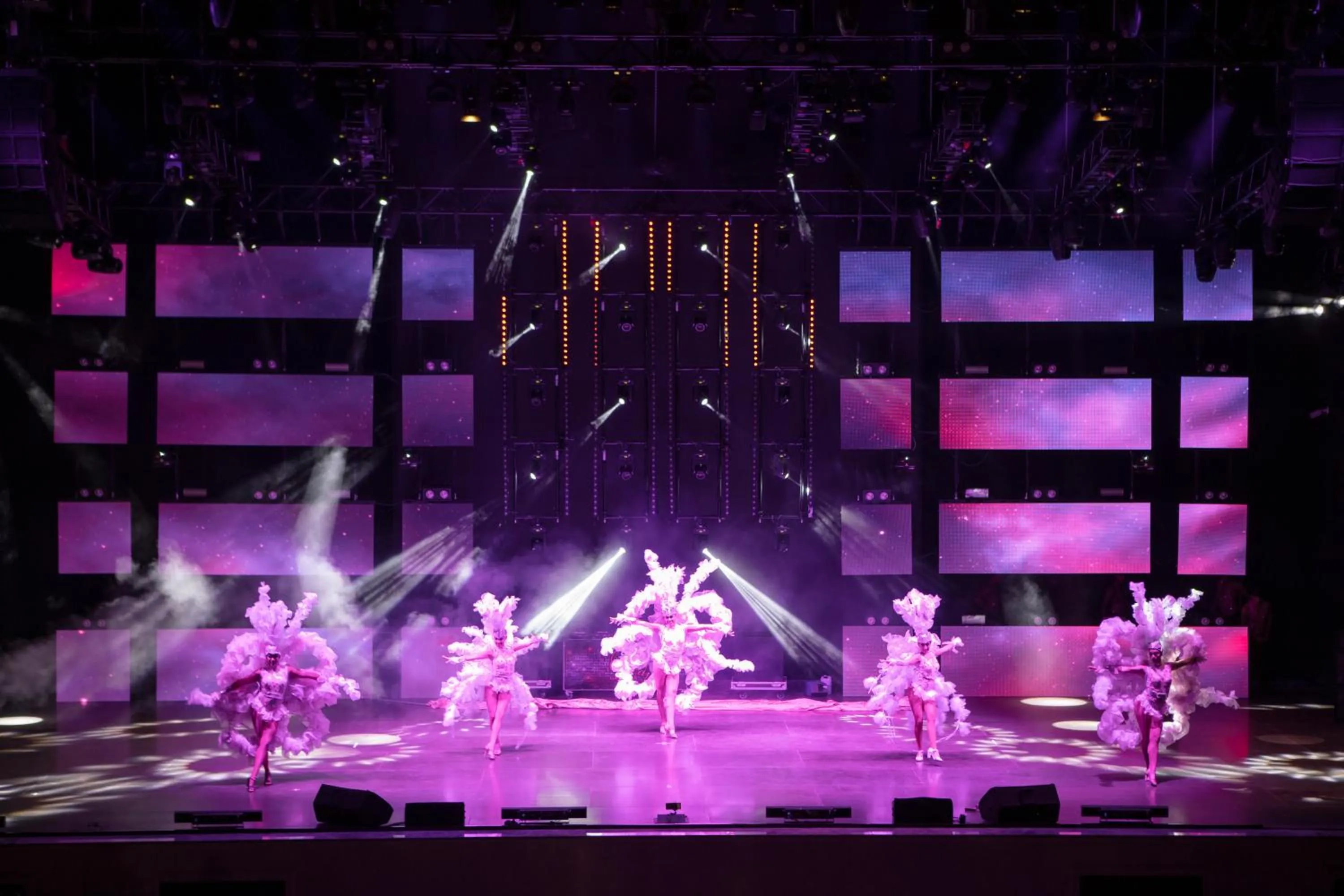 Evening entertainment in Granada Luxury Belek - Family Kids Concept