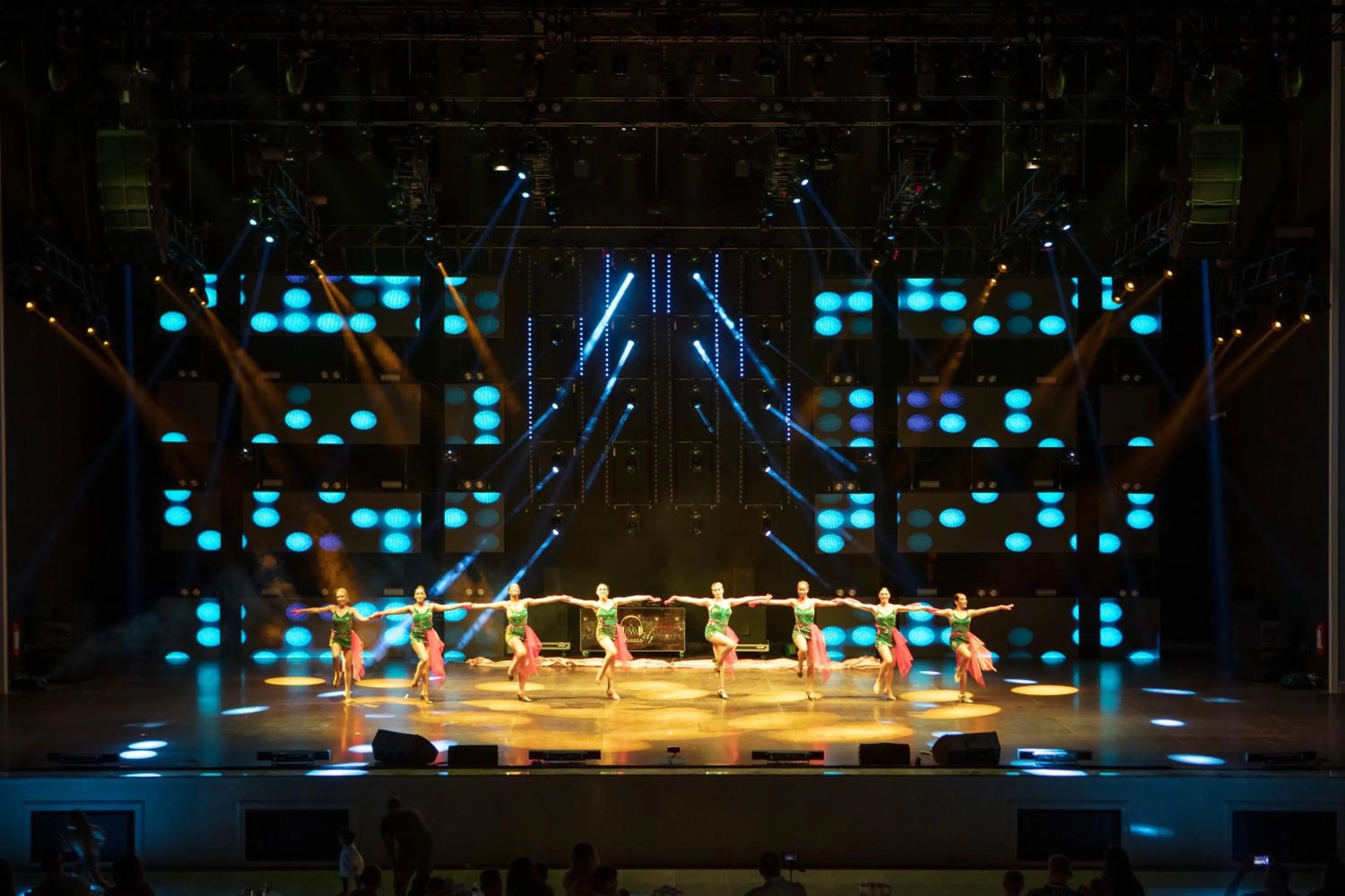 Evening entertainment in Granada Luxury Belek - Family Kids Concept