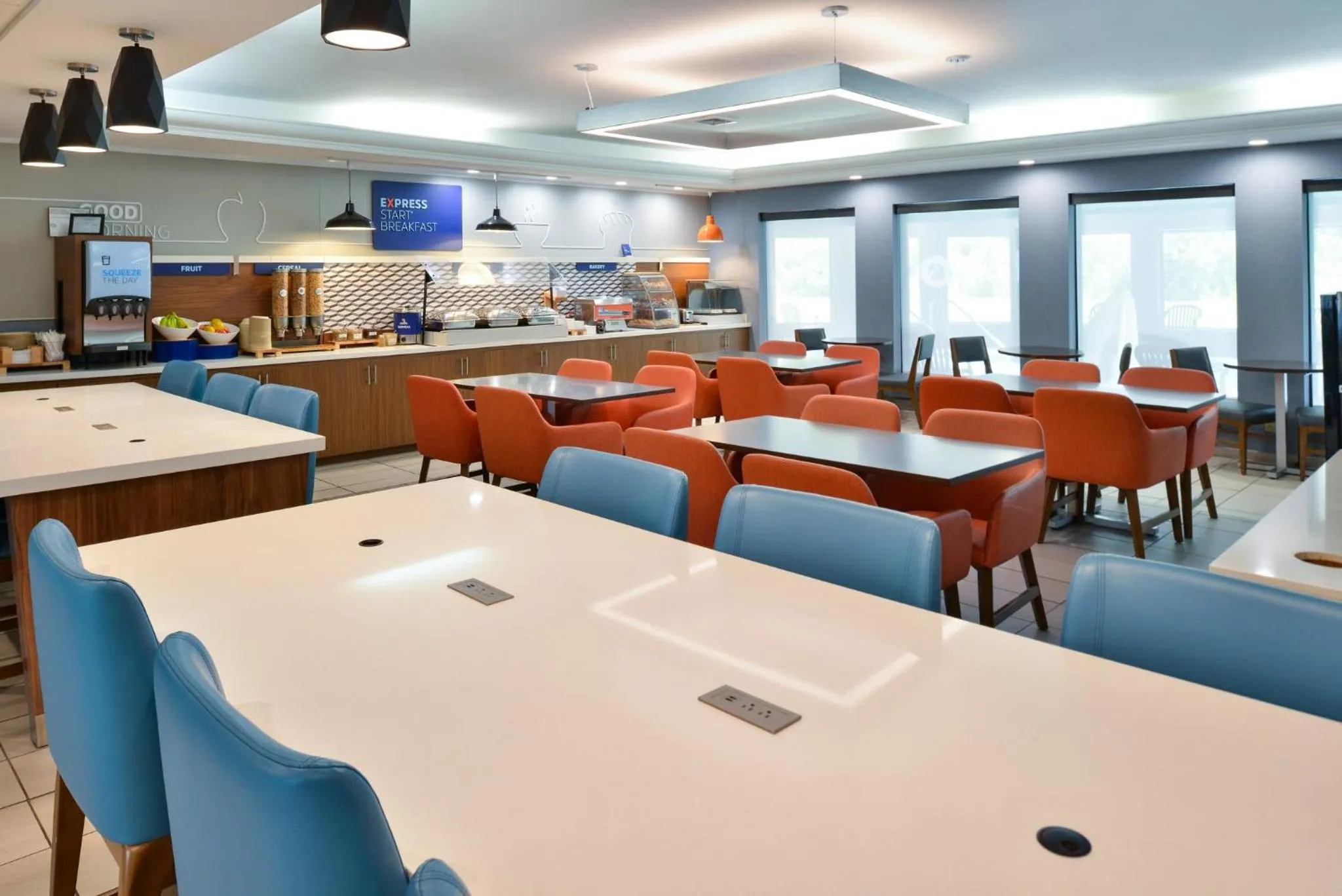 Breakfast in Holiday Inn Express Lewisburg - New Columbia by IHG