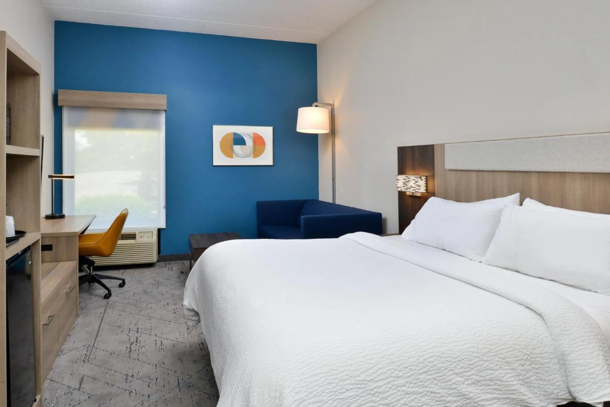 Photo of the whole room, Bed in Holiday Inn Express Lewisburg - New Columbia by IHG