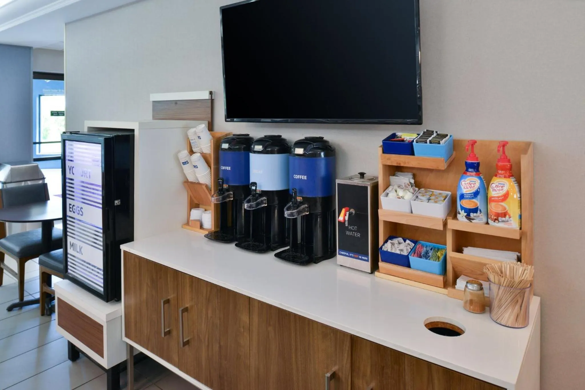 Breakfast in Holiday Inn Express Lewisburg - New Columbia by IHG