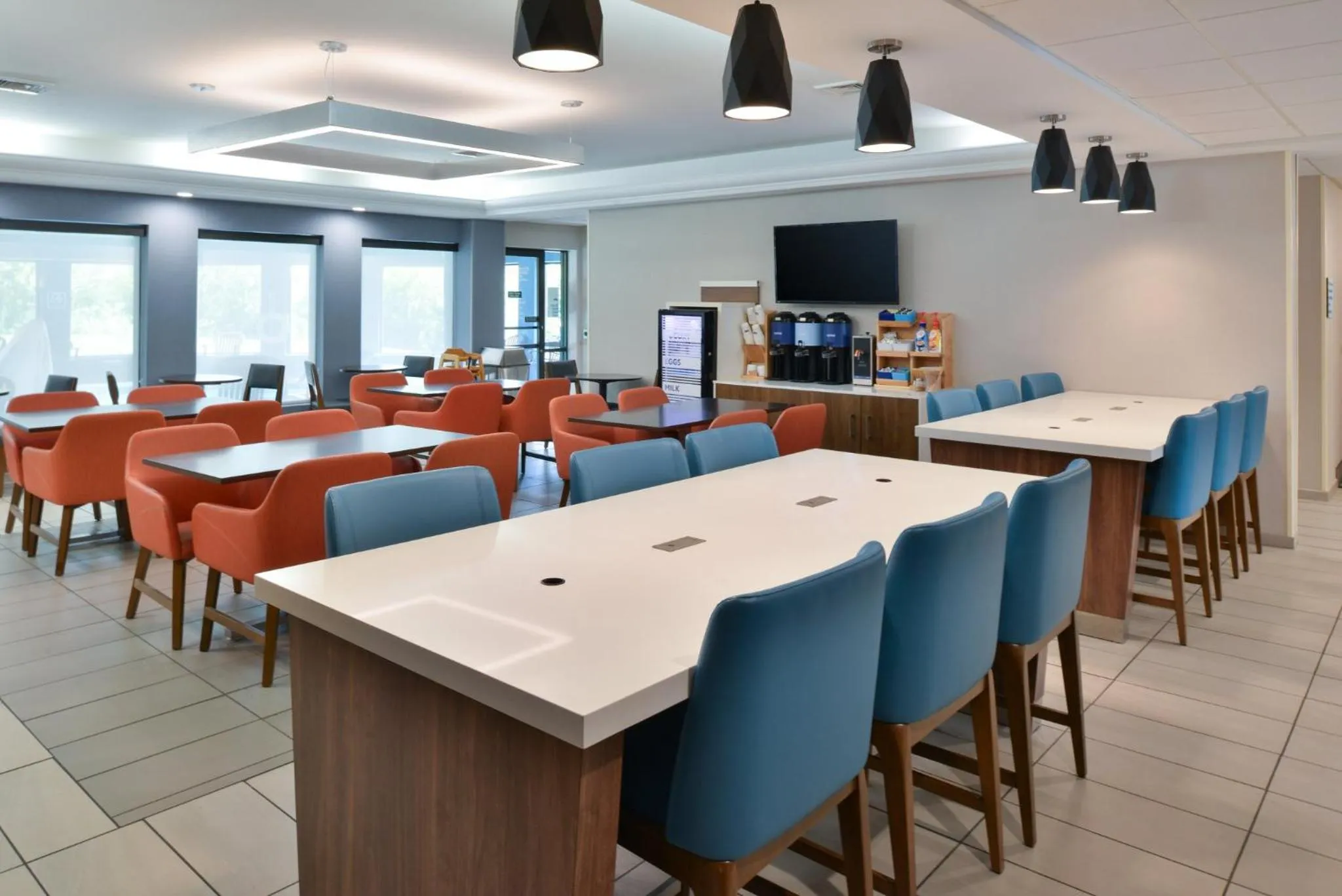 Breakfast in Holiday Inn Express Lewisburg - New Columbia by IHG