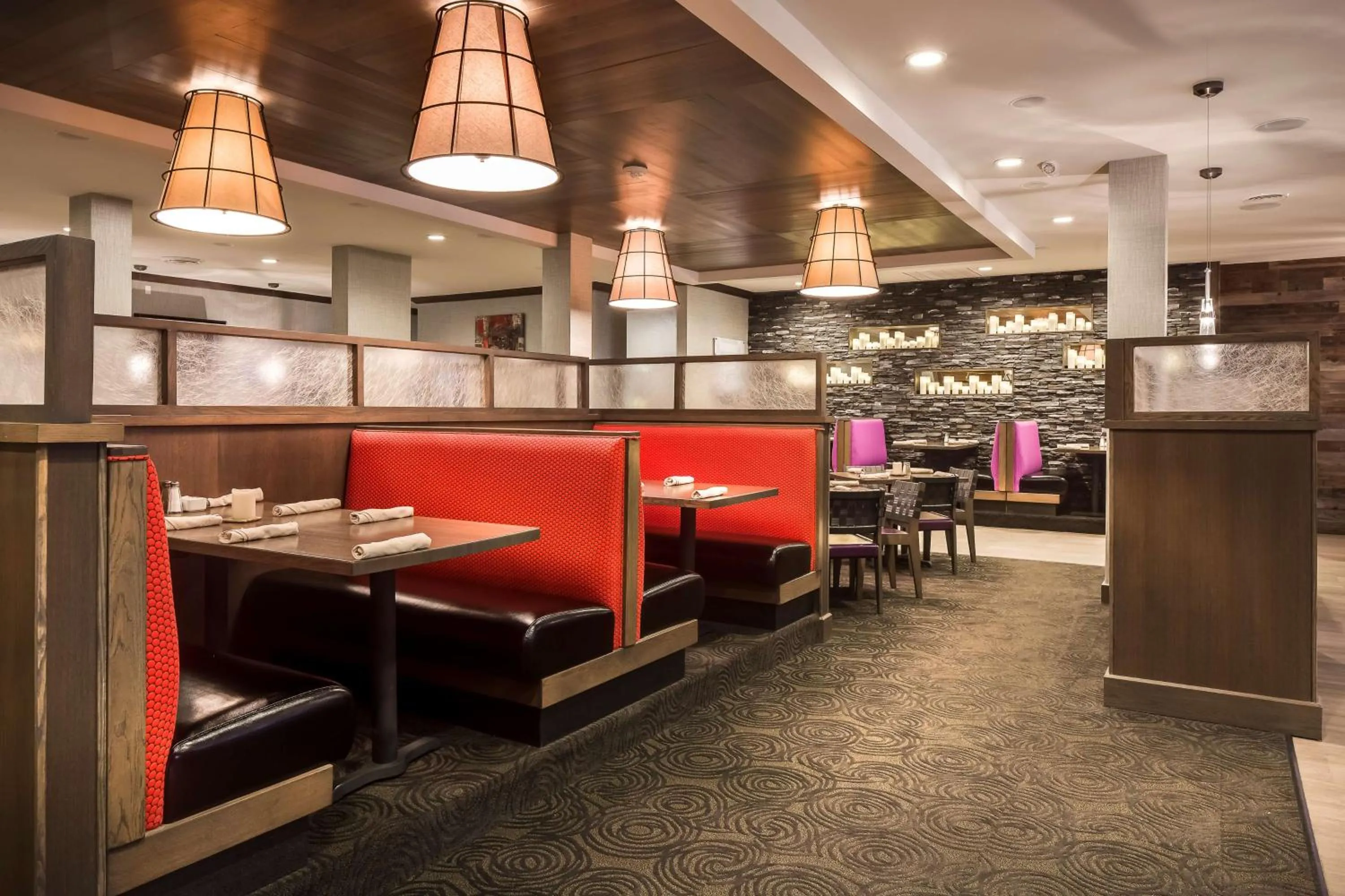 Restaurant/places to eat in Hampton Inn Iowa City/Coralville