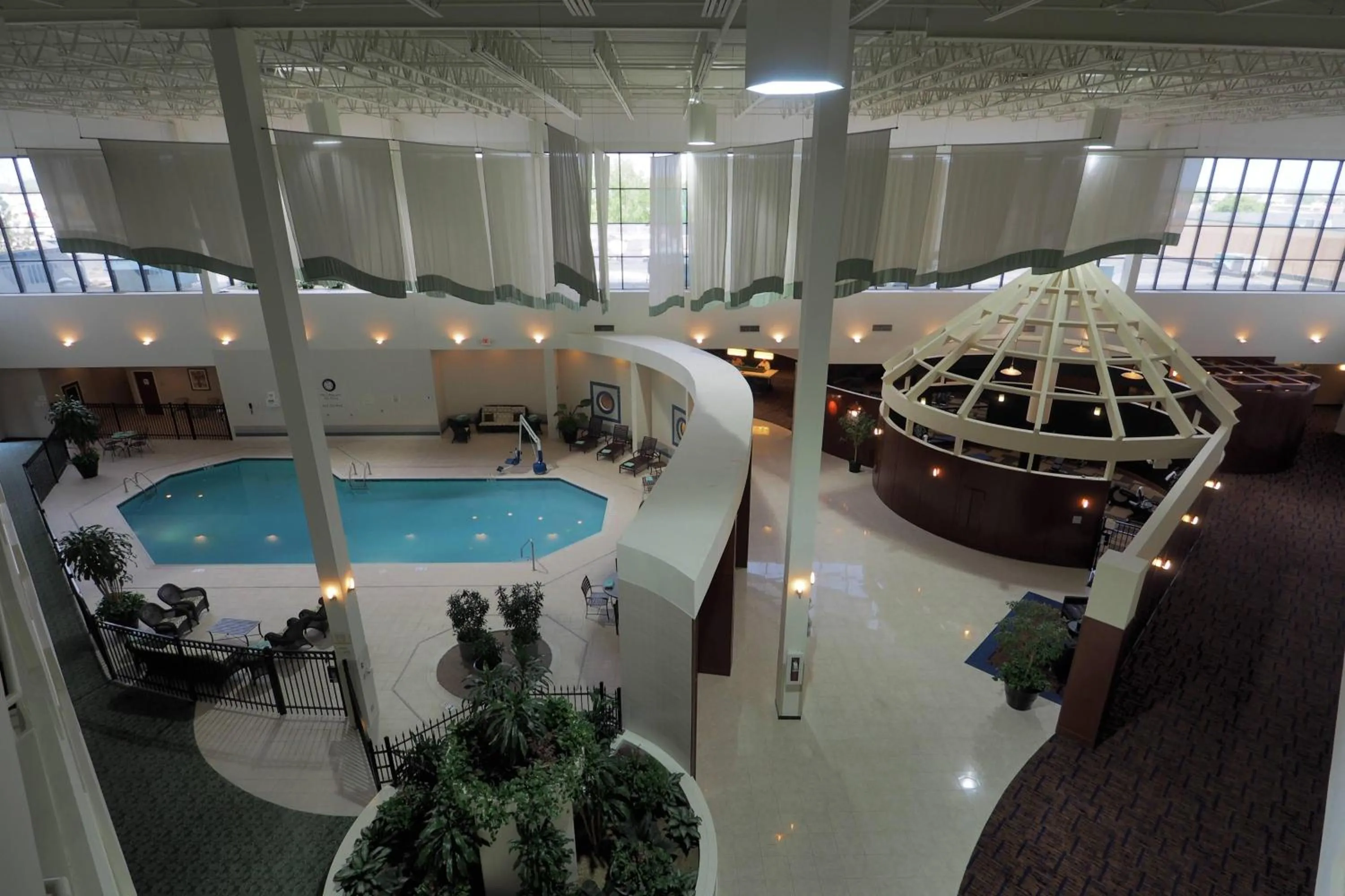 Swimming pool in Courtyard by Marriott Columbus West/Hilliard
