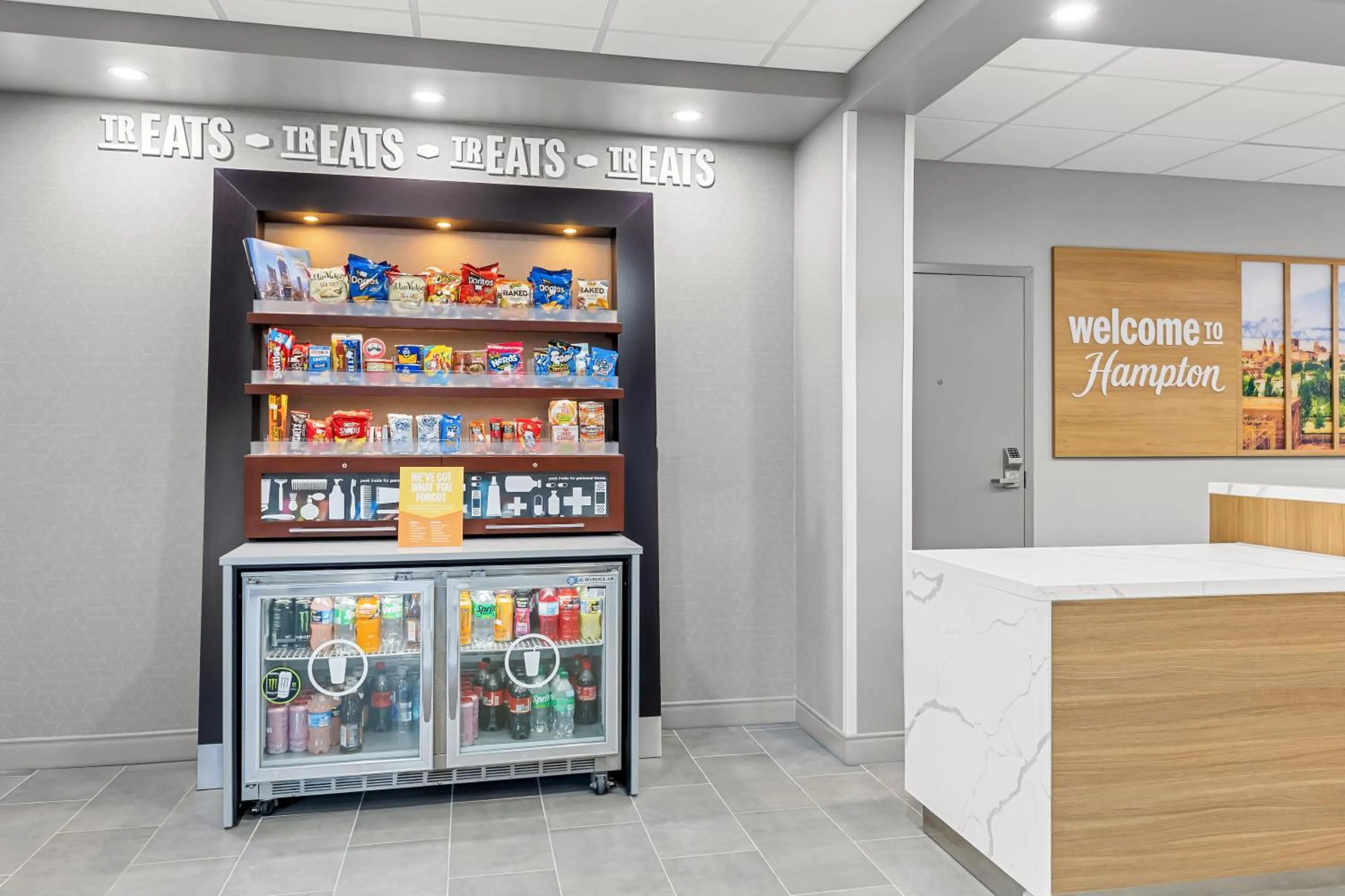 Dining area in Hampton Inn Akron-Fairlawn