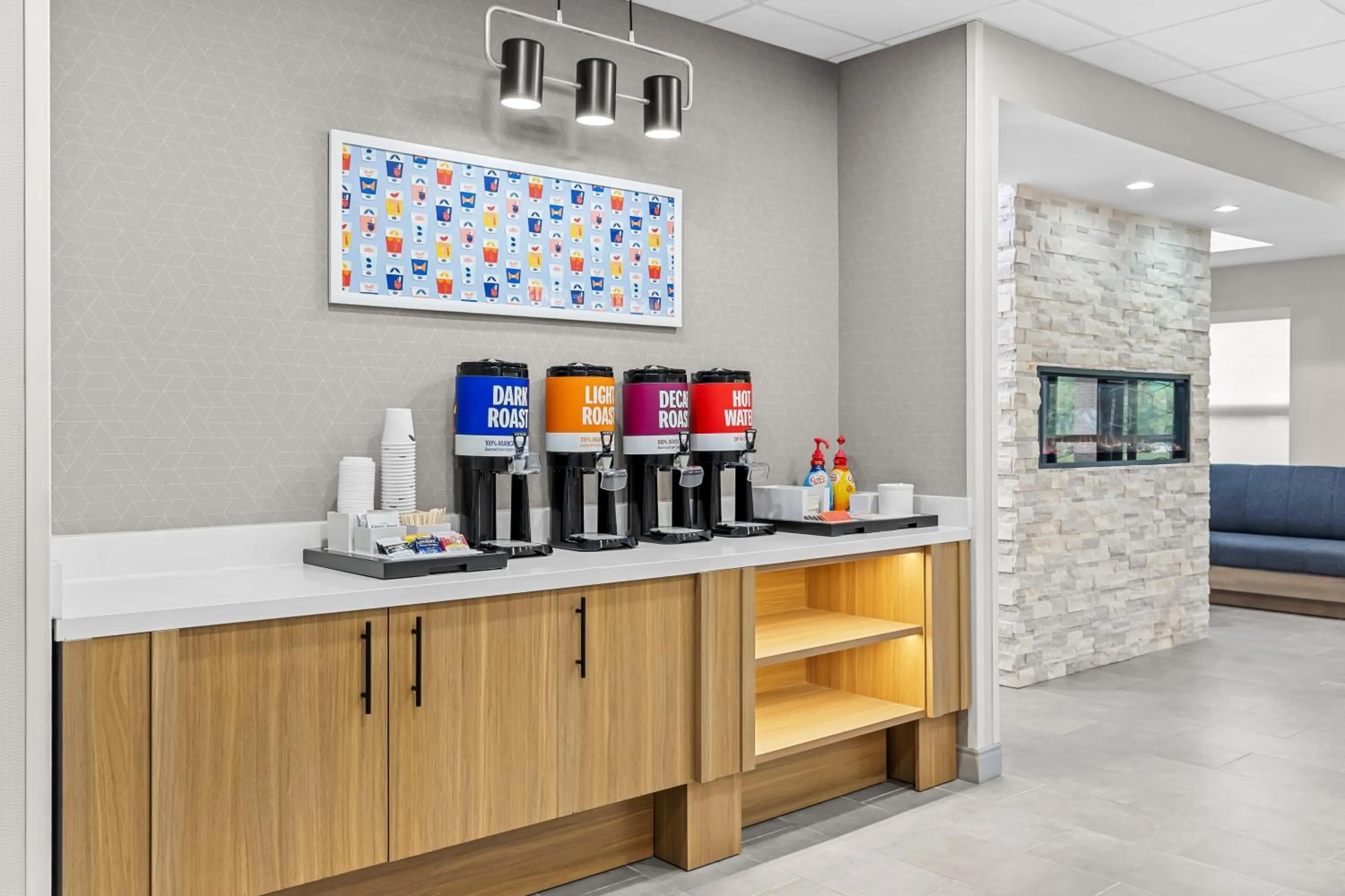 Restaurant/places to eat in Hampton Inn Akron-Fairlawn