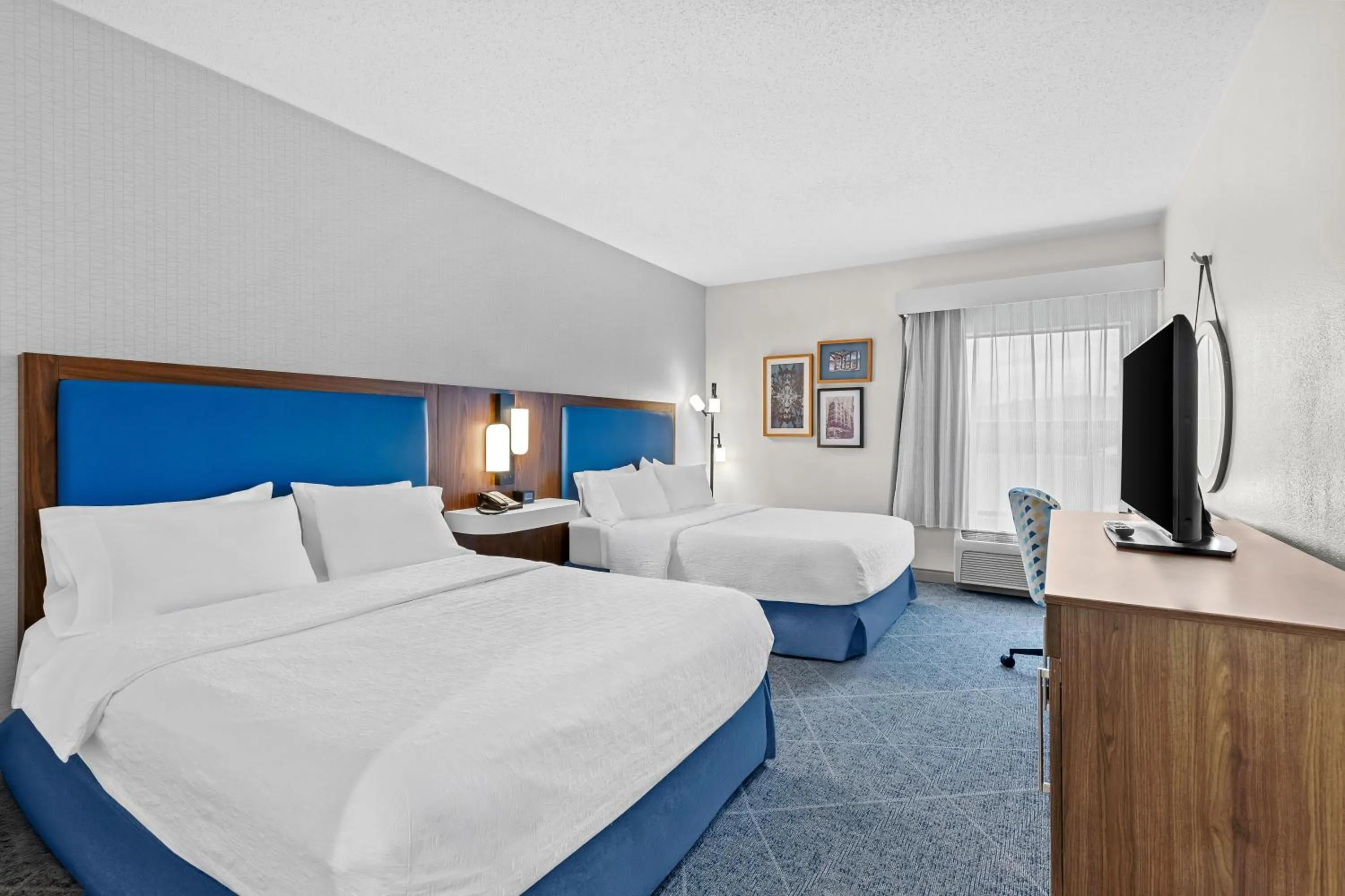 Bed in Hampton Inn Akron-Fairlawn