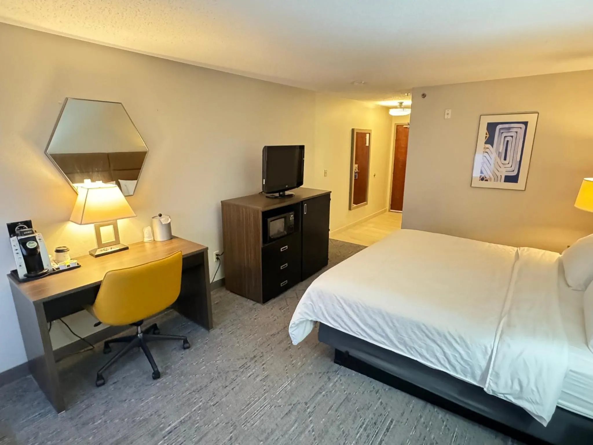 Photo of the whole room, Bed in Holiday Inn Express Hotel & Suites St. Paul - Woodbury by IHG