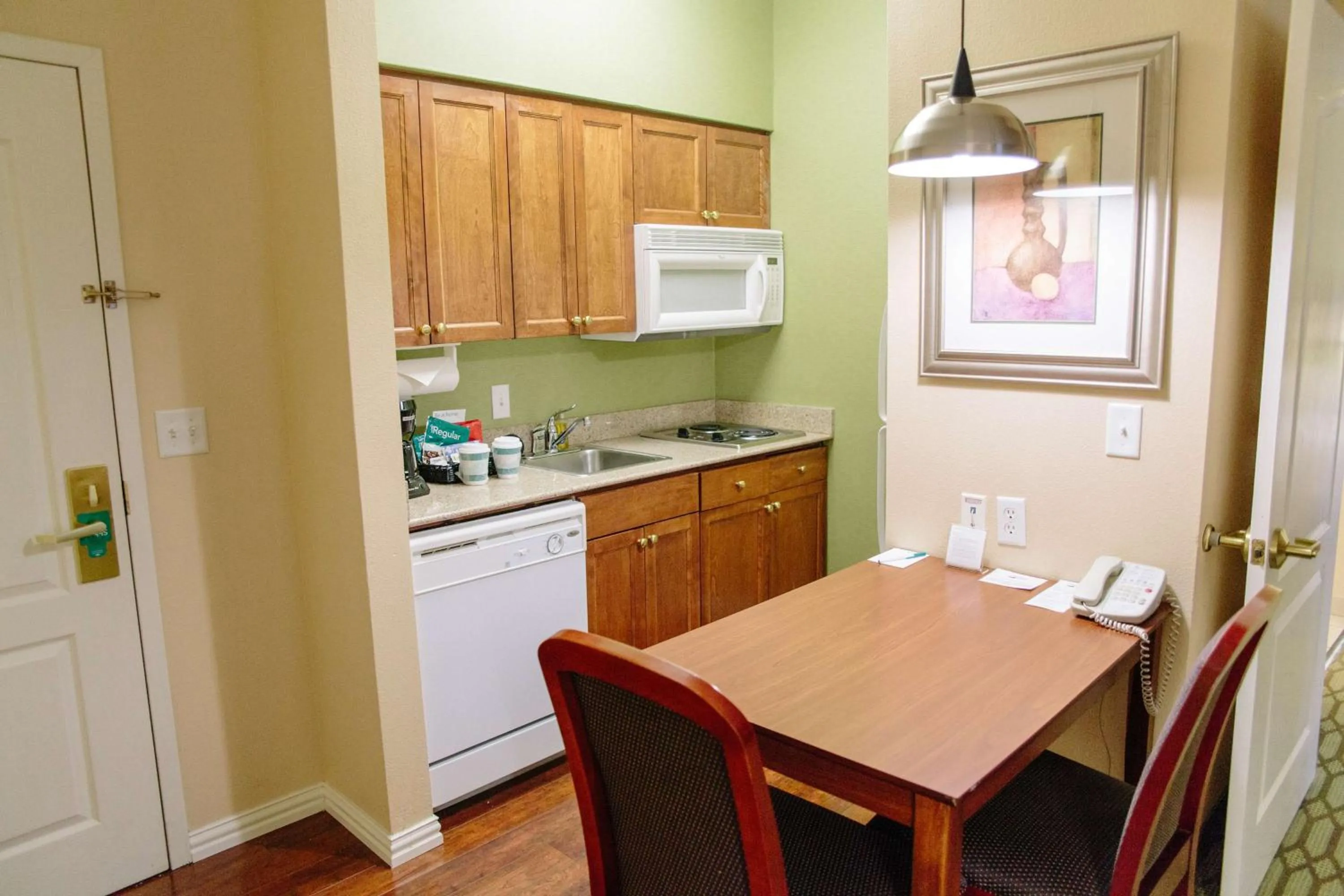 Kitchen or kitchenette in Homewood Suites by Hilton College Station