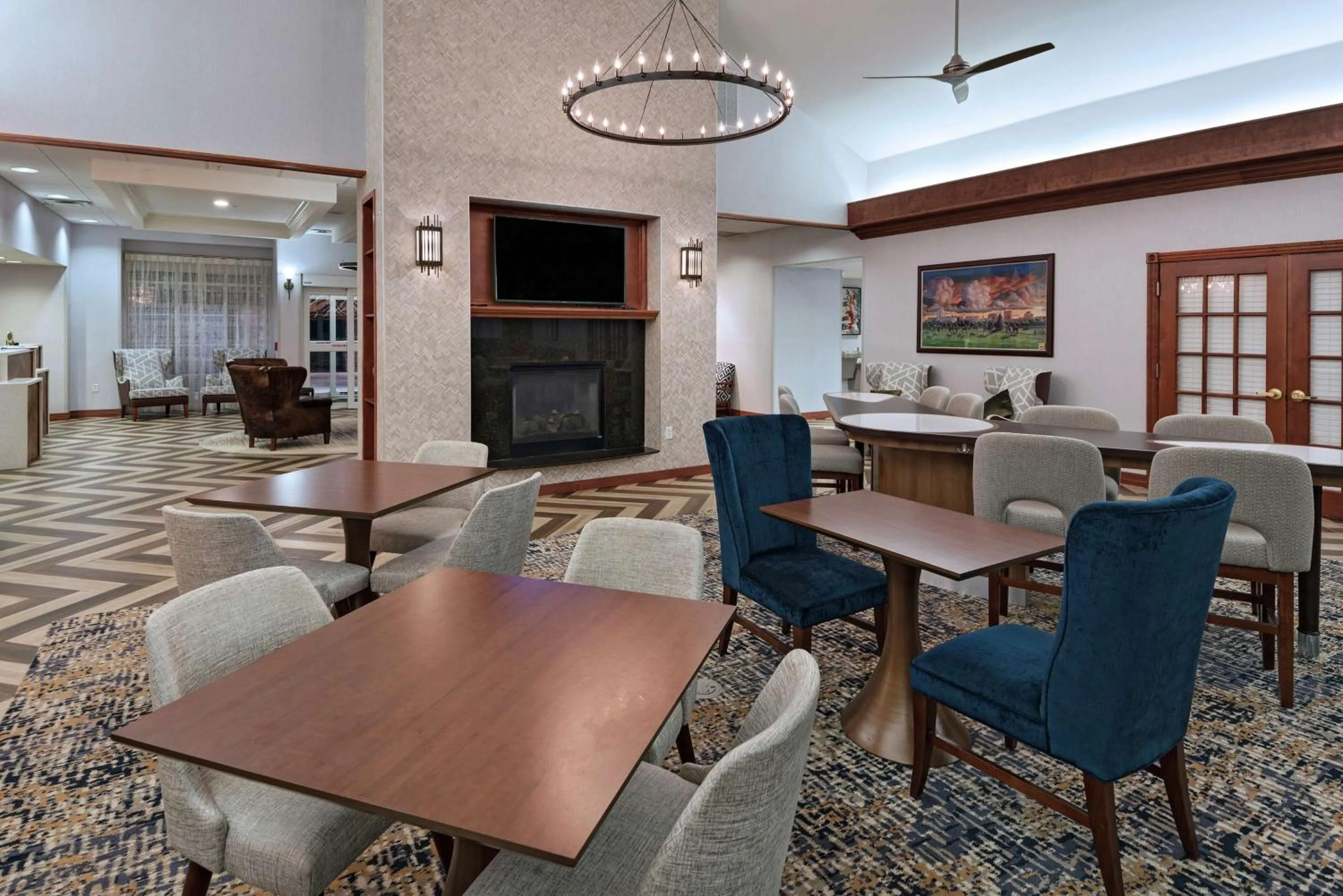 Dining area in Homewood Suites by Hilton College Station