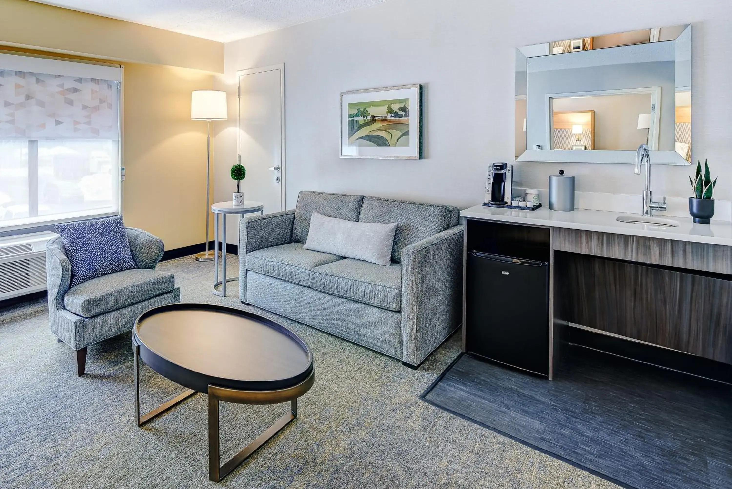 King Suite - Disability Access in Holiday Inn East Windsor by IHG King Suite - Disability Access in Holiday Inn East Windsor by IHG
