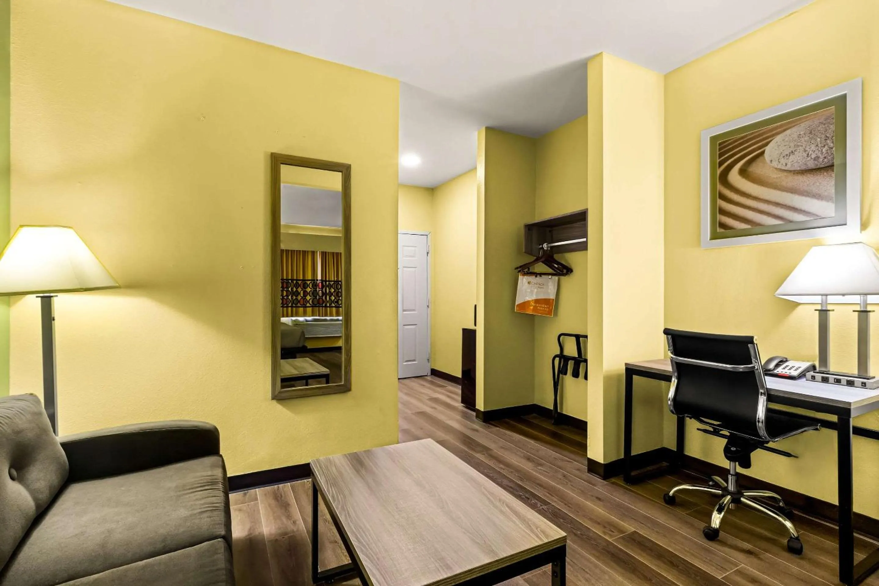 Bedroom in Quality Inn Bay City TX