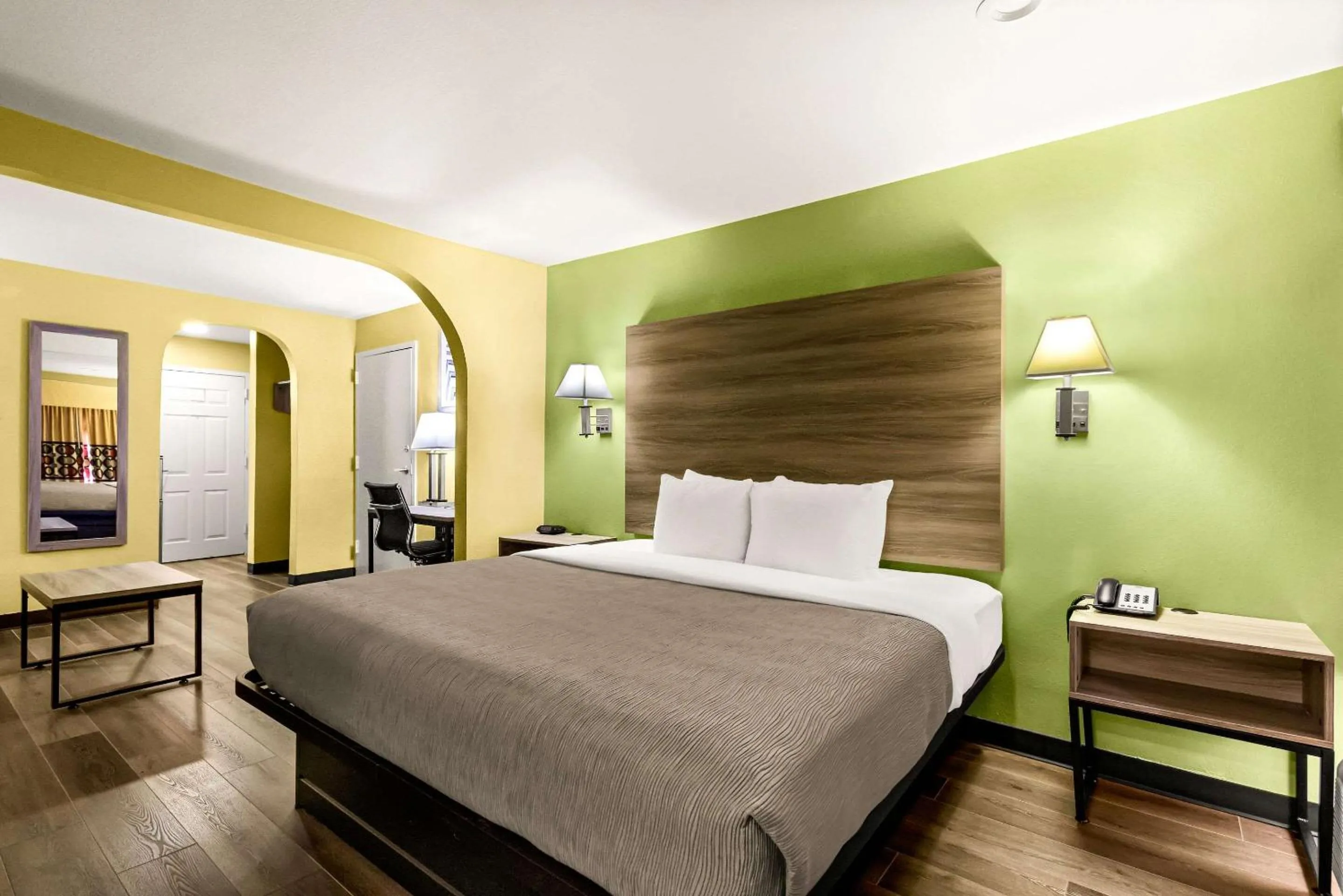 Bedroom, Bed in Quality Inn Bay City TX