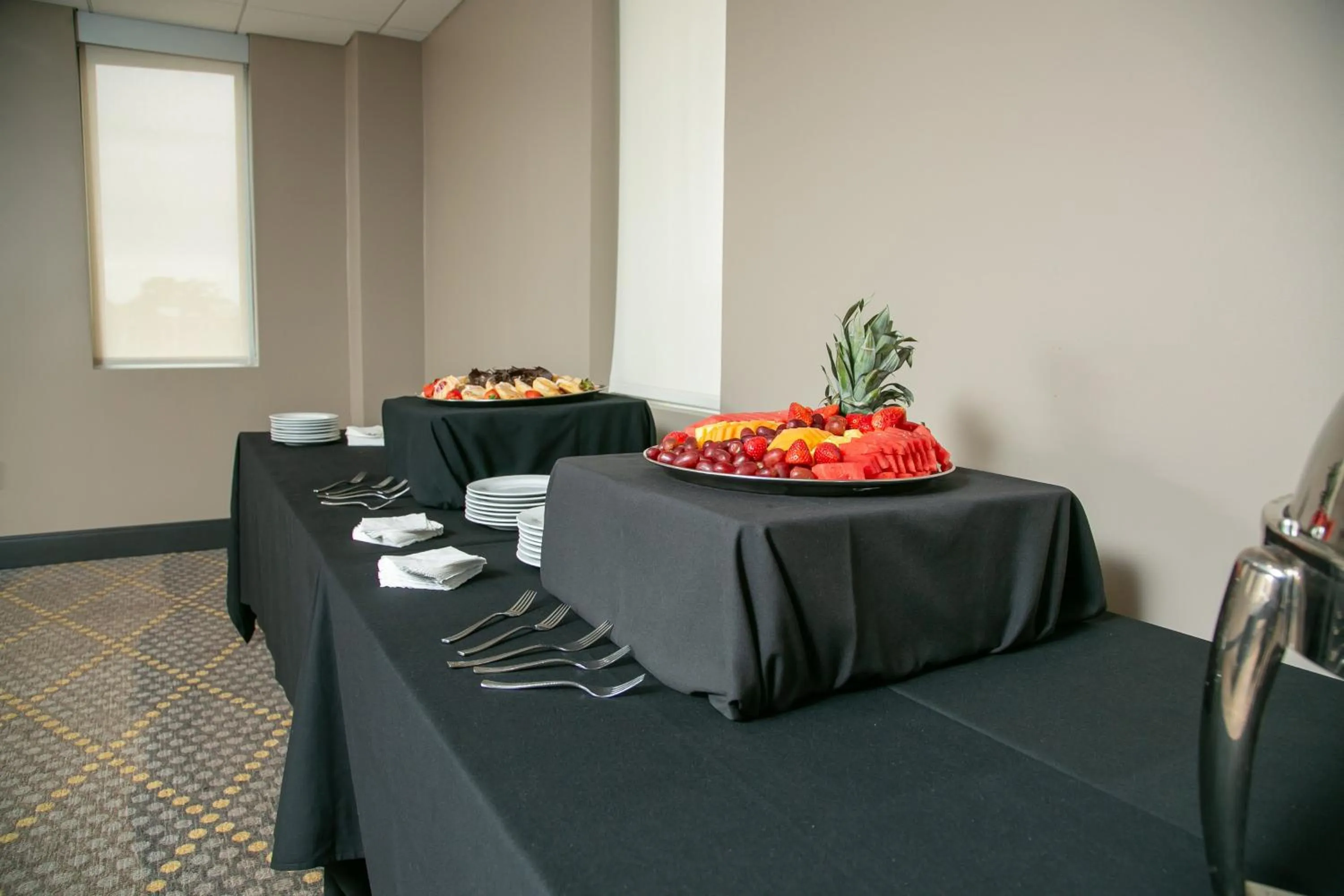 Meeting/conference room in Holiday Inn Metairie New Orleans by IHG