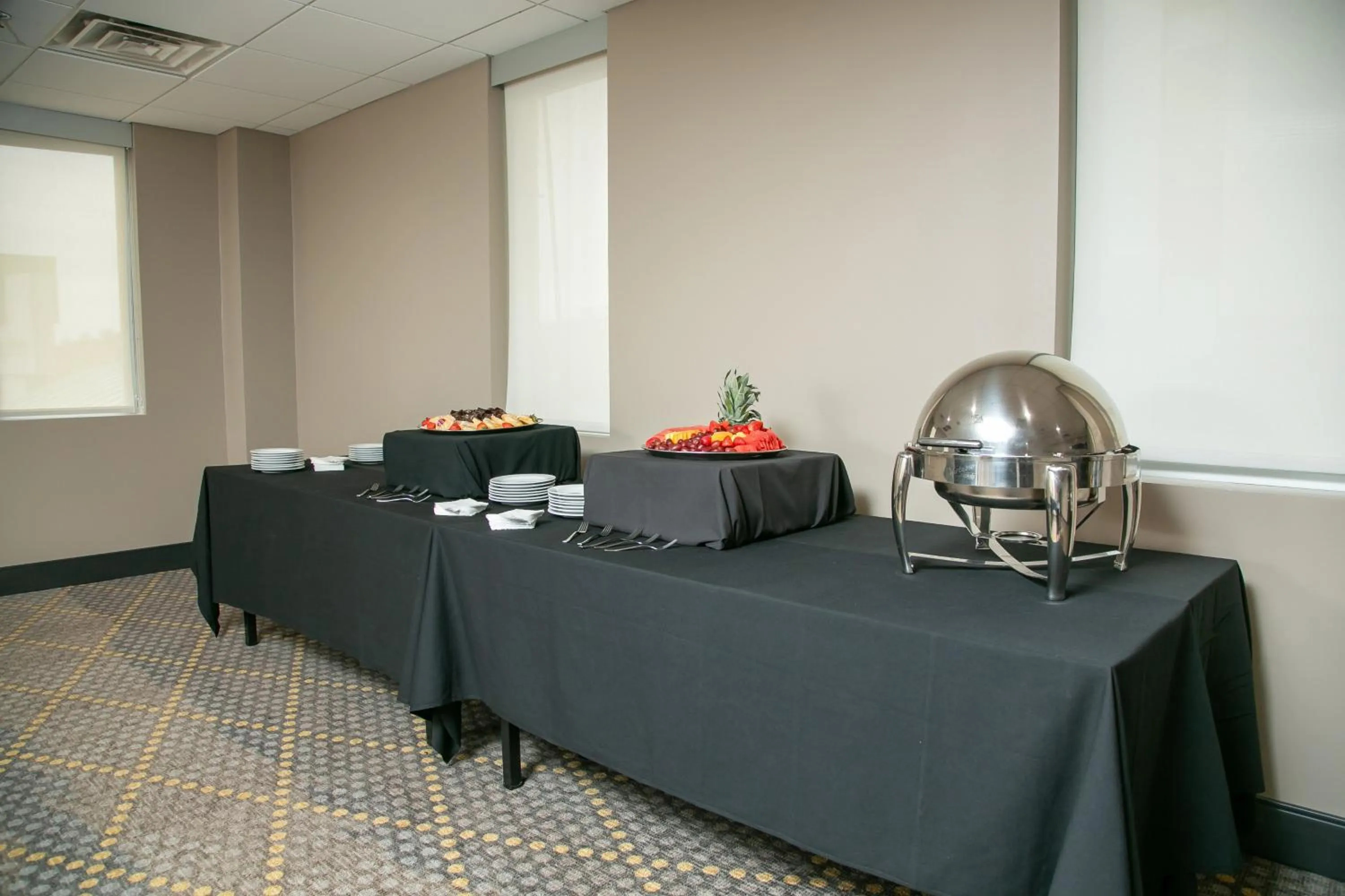 Meeting/conference room in Holiday Inn Metairie New Orleans by IHG